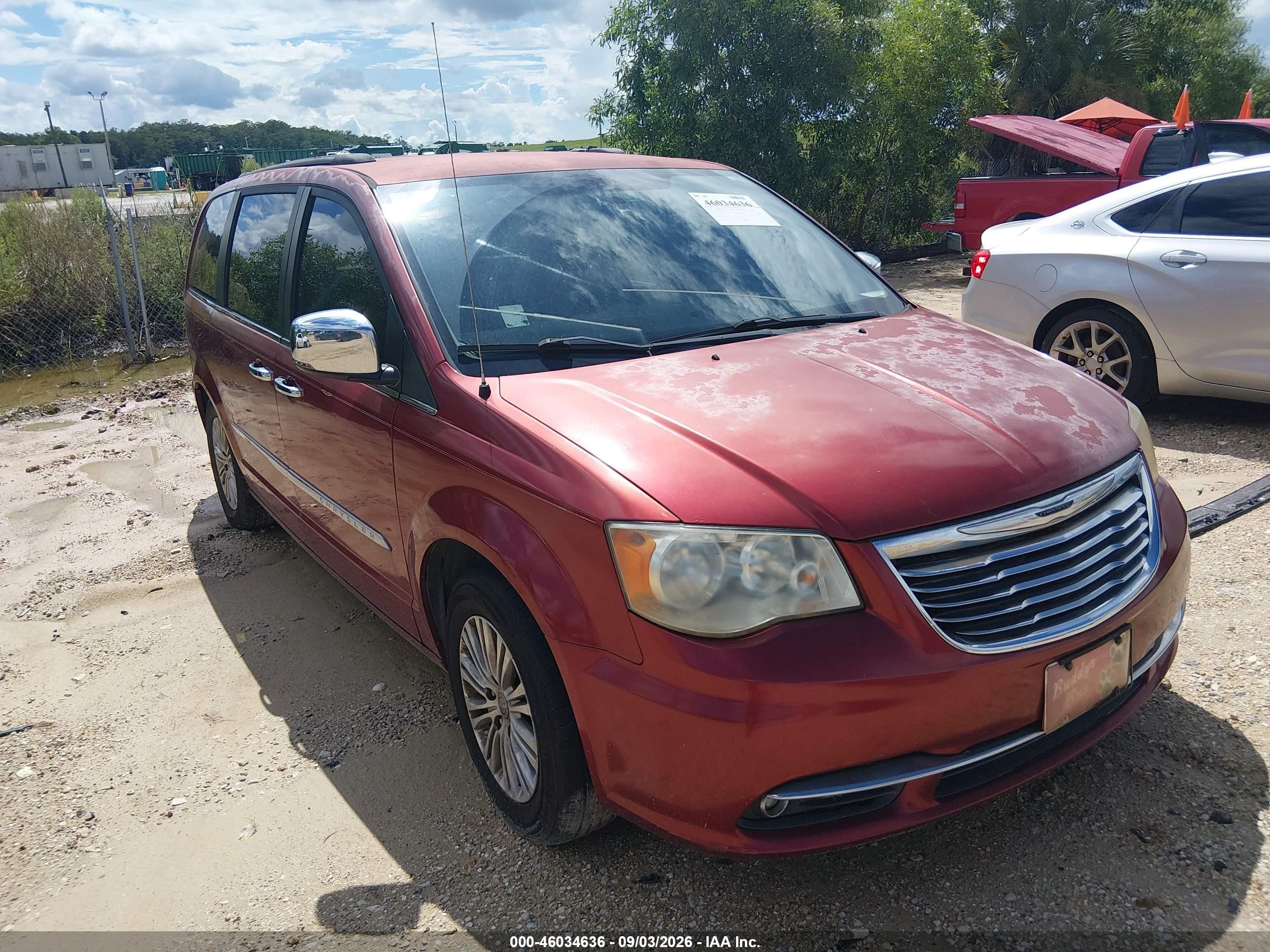 2013 Chrysler Town & country VIN 2C4RC1CG8DR569316 IAAI salvage auction — Normal Wear, Clear (Florida), sold $300 on 2026-09-08 (photo 1)