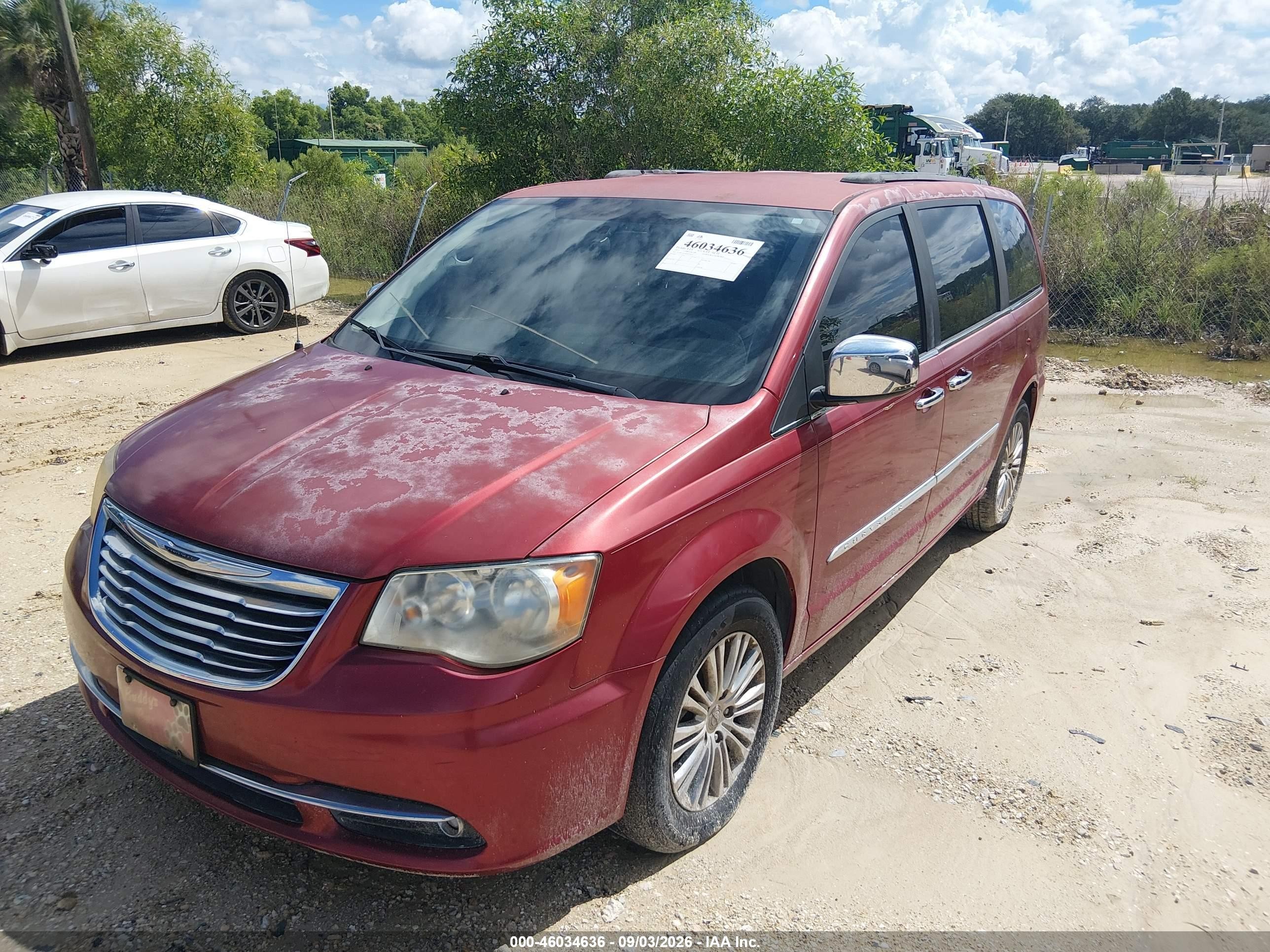 2013 Chrysler Town & country VIN 2C4RC1CG8DR569316 IAAI salvage auction — Normal Wear, Clear (Florida), sold $300 on 2026-09-08 (photo 2)