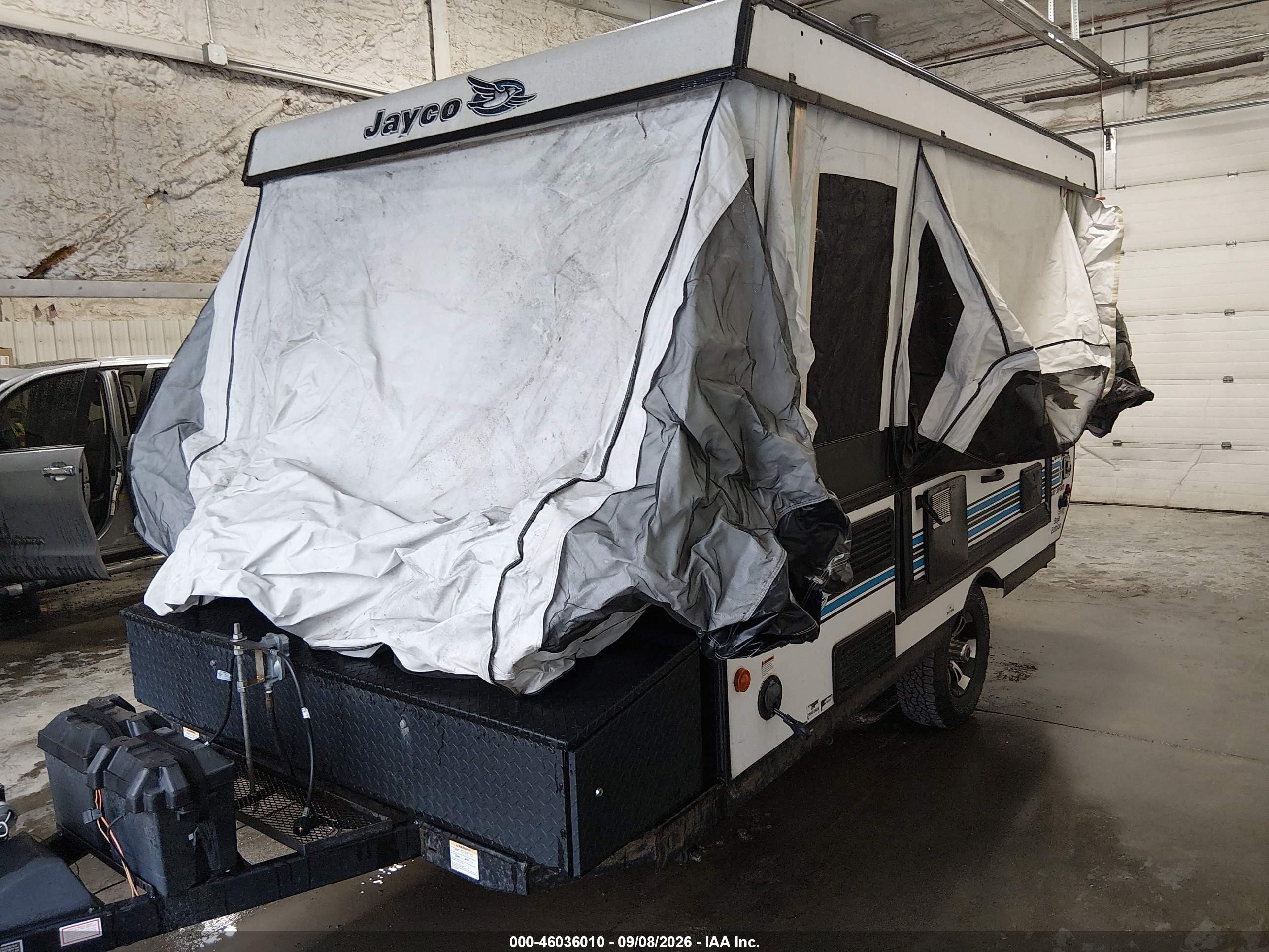 2017 Jayco Jay VIN 1UJAJ0AHXH12S0239 IAAI salvage auction — Vandalized, Bill Of Sale (Alaska), sold $400 on 2026-09-11 (photo 2)