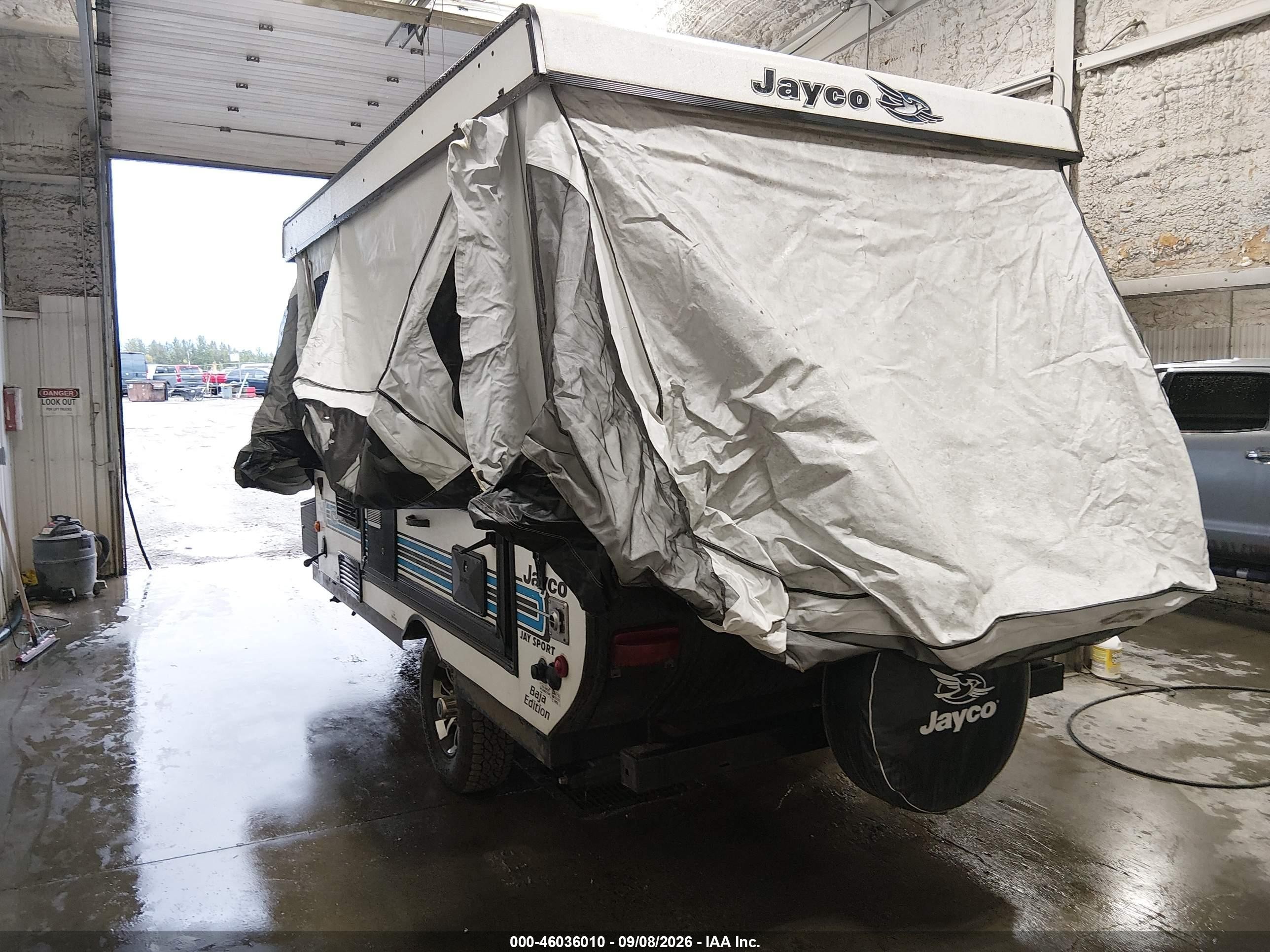 2017 Jayco Jay VIN 1UJAJ0AHXH12S0239 IAAI salvage auction — Vandalized, Bill Of Sale (Alaska), sold $400 on 2026-09-11 (photo 3)