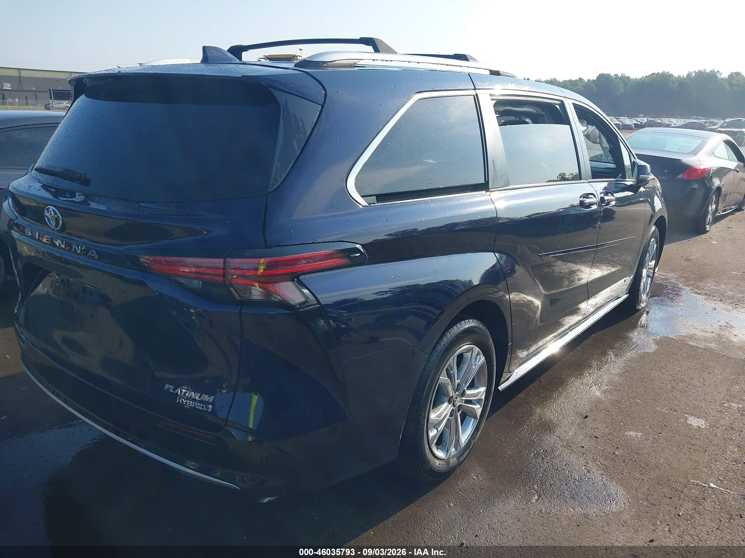 2021 Toyota Sienna VIN 5TDESKFCXMS014746 IAAI salvage auction — Side, Salvage (Ohio), sold $9,300 on 2026-09-25 (photo 4)