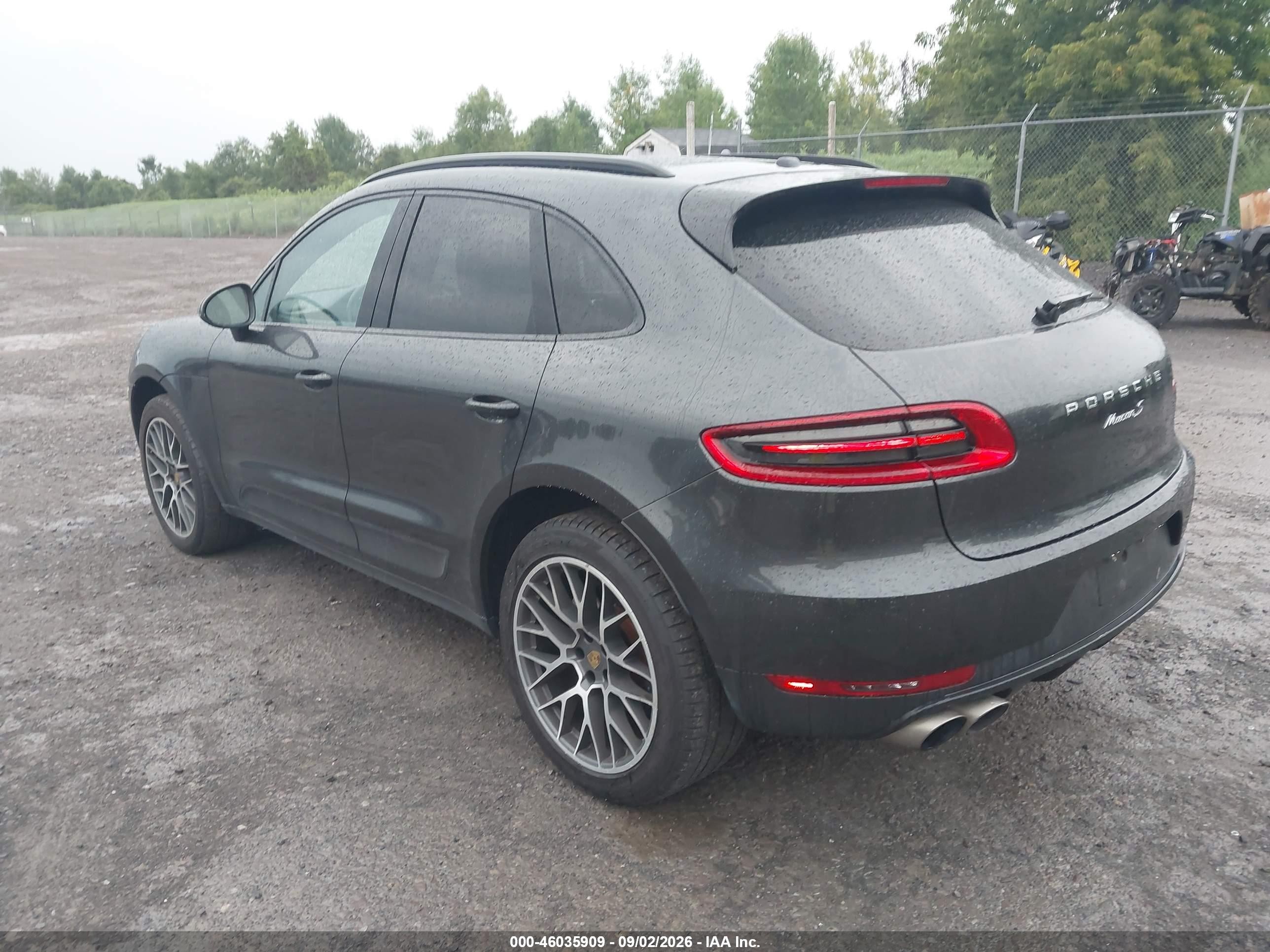 2017 Porsche Macan VIN WP1AB2A56HLB11794 IAAI salvage auction — Normal Wear, Clear (New York), sold $8,000 on 2026-09-17 (photo 3)