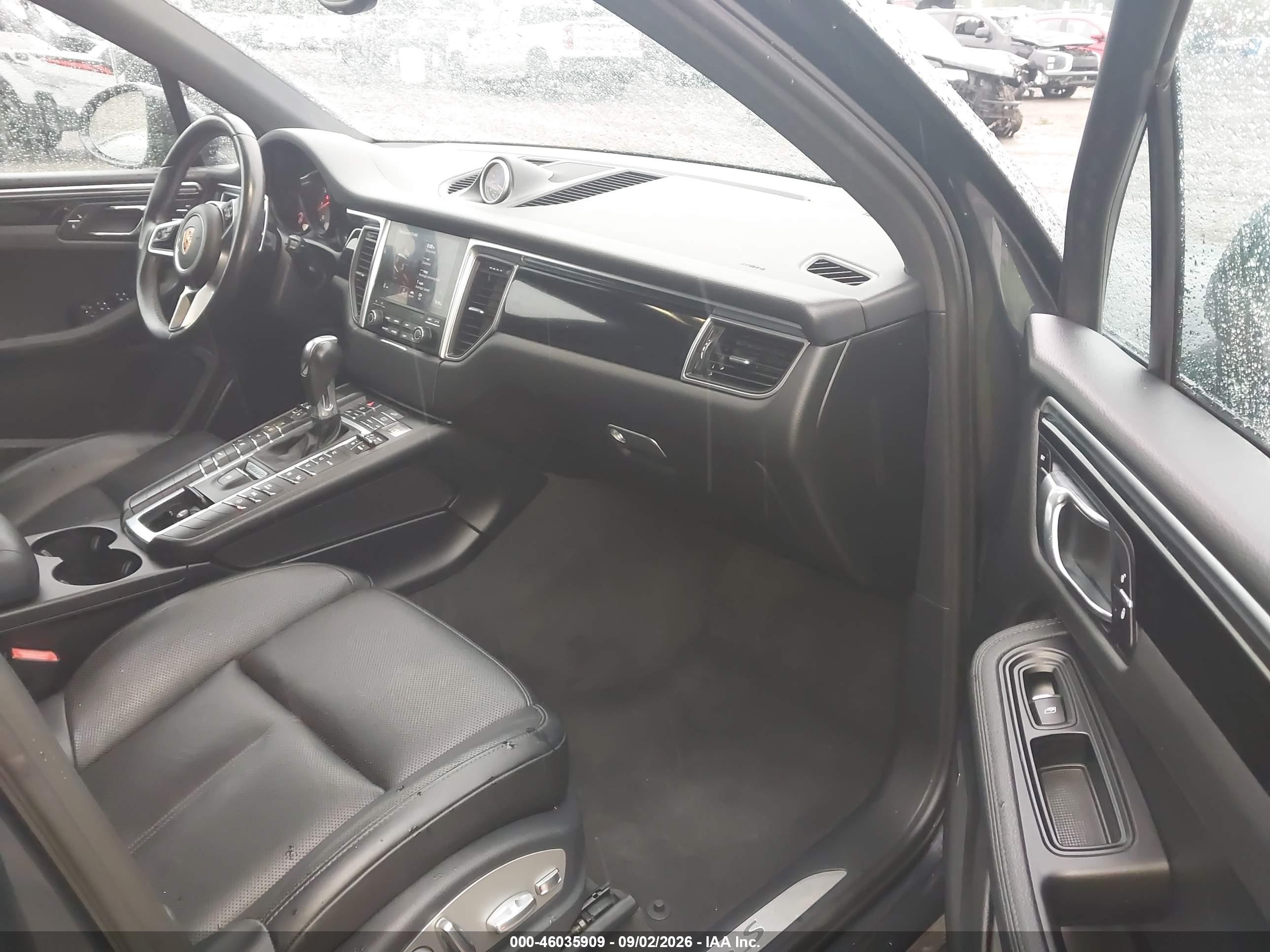 2017 Porsche Macan VIN WP1AB2A56HLB11794 IAAI salvage auction — Normal Wear, Clear (New York), sold $8,000 on 2026-09-17 (photo 5)