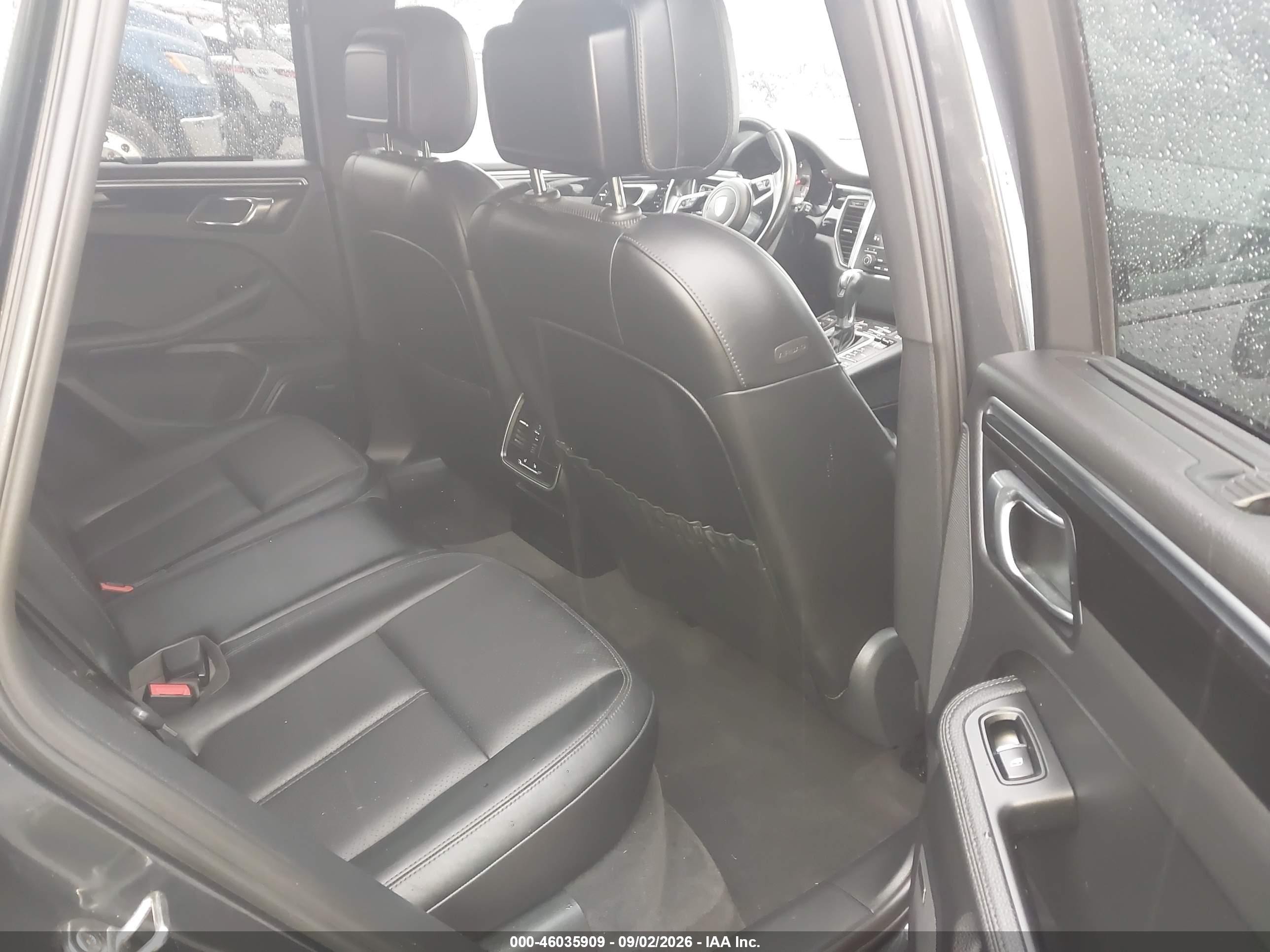2017 Porsche Macan VIN WP1AB2A56HLB11794 IAAI salvage auction — Normal Wear, Clear (New York), sold $8,000 on 2026-09-17 (photo 8)