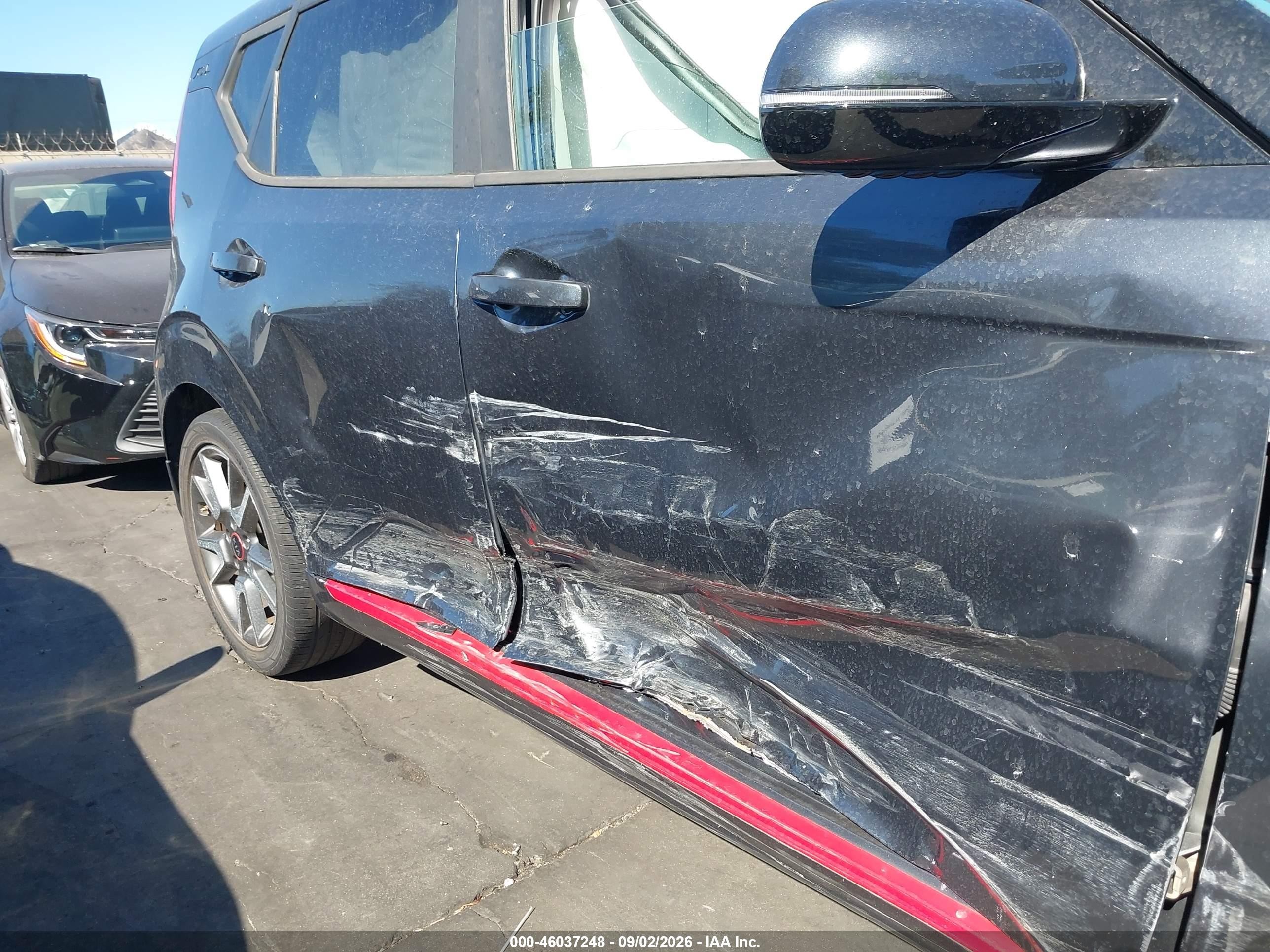 2020 Kia Soul VIN KNDJ63AU9L7075183 IAAI salvage auction — Side, Salvage Certificate (California), sold $3,050 on 2026-09-13 (photo 6)