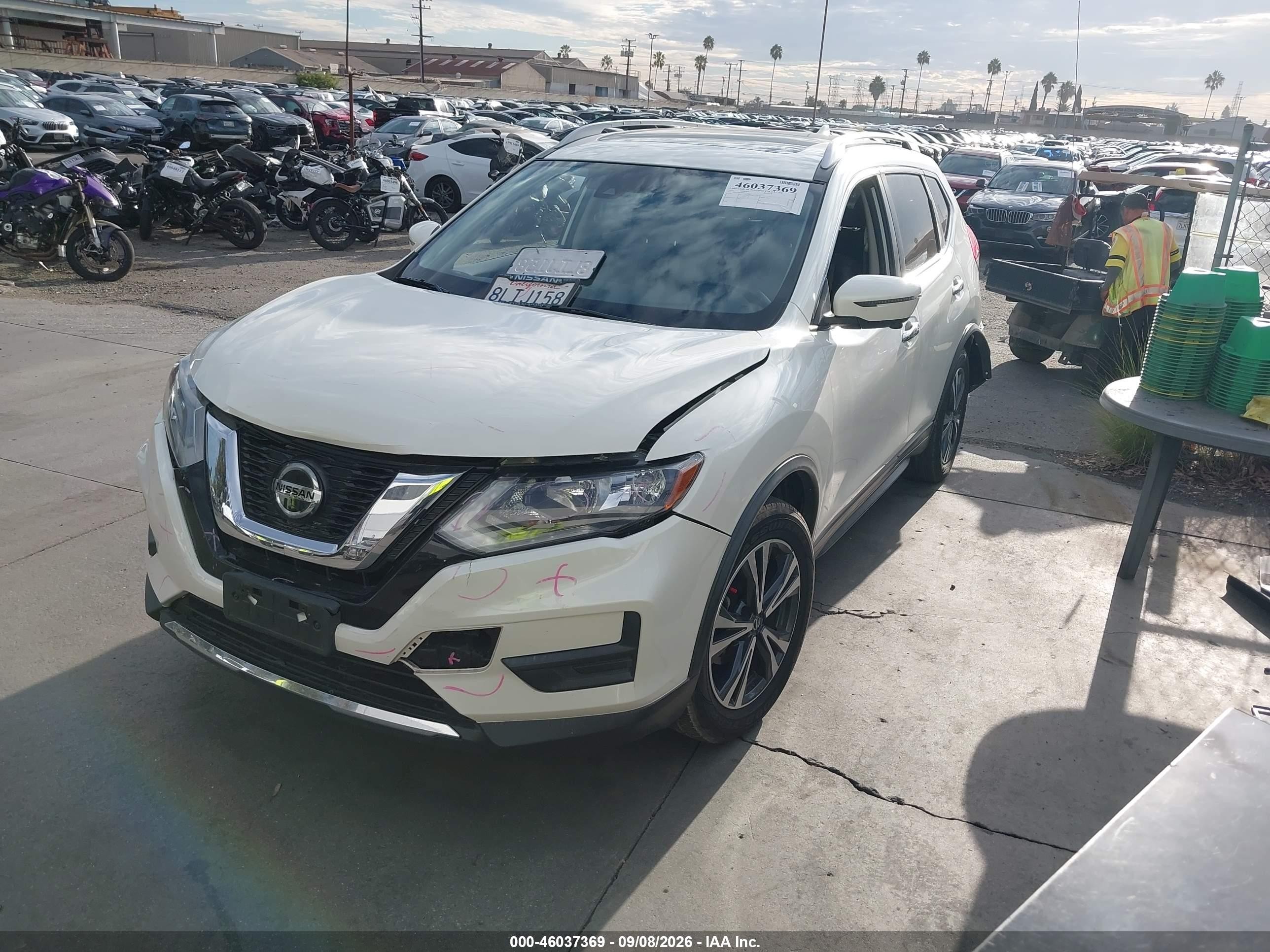 2019 Nissan Rogue VIN JN8AT2MT6KW266199 IAAI salvage auction — Front & Rear, Salvage Certificate (California), sold $4,350 on 2026-09-13 (photo 2)