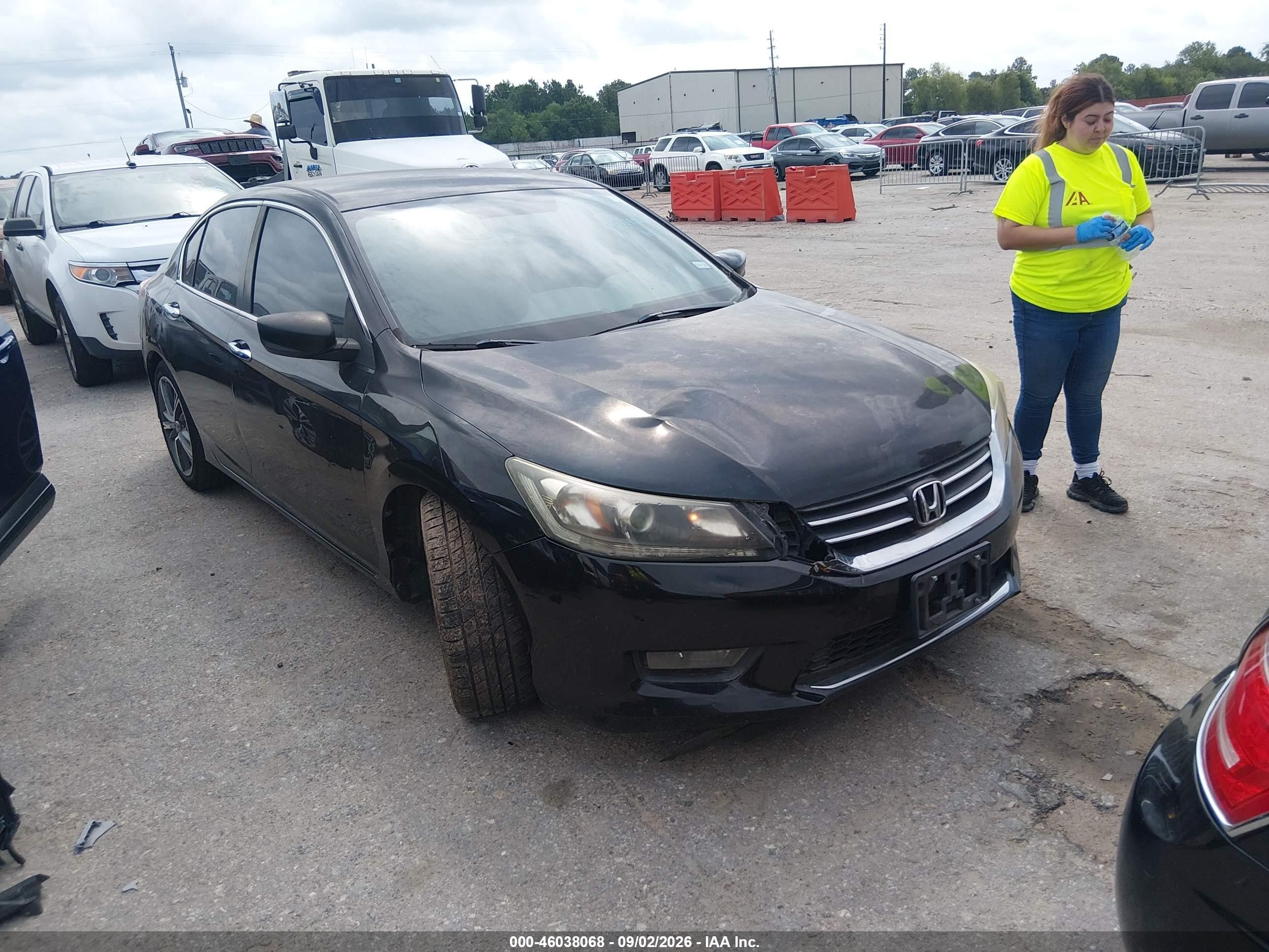 2014 Honda Accord VIN 1HGCR2F55EA099886 IAAI salvage auction — Normal Wear, Original (Texas), sold $2,525 on 2026-09-29 (photo 1)
