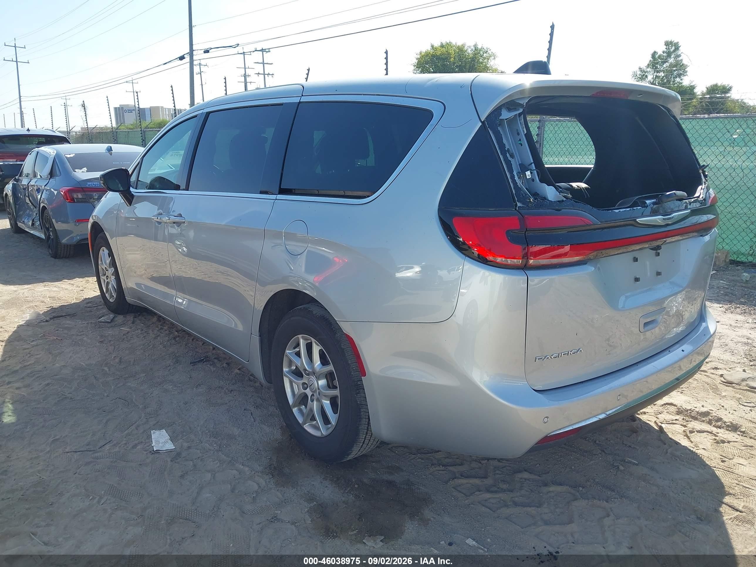 2026 Chrysler Pacifica VIN 2C4RC1BG0TR197499 IAAI salvage auction — Storm Damage, Enterprise Vehicles Clear Only (New York), sold $18,500 on 2026-09-12 (photo 3)