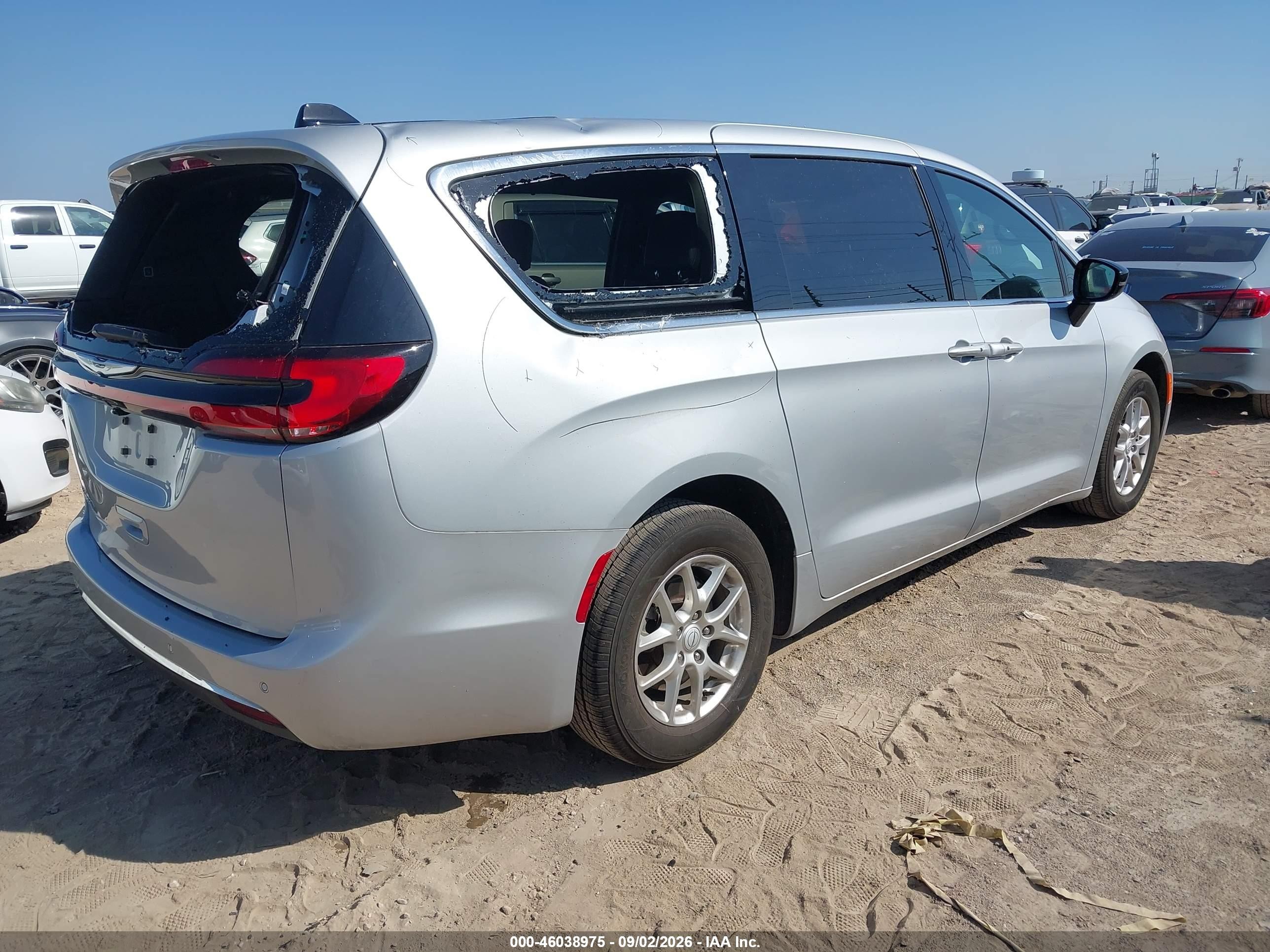 2026 Chrysler Pacifica VIN 2C4RC1BG0TR197499 IAAI salvage auction — Storm Damage, Enterprise Vehicles Clear Only (New York), sold $18,500 on 2026-09-12 (photo 4)