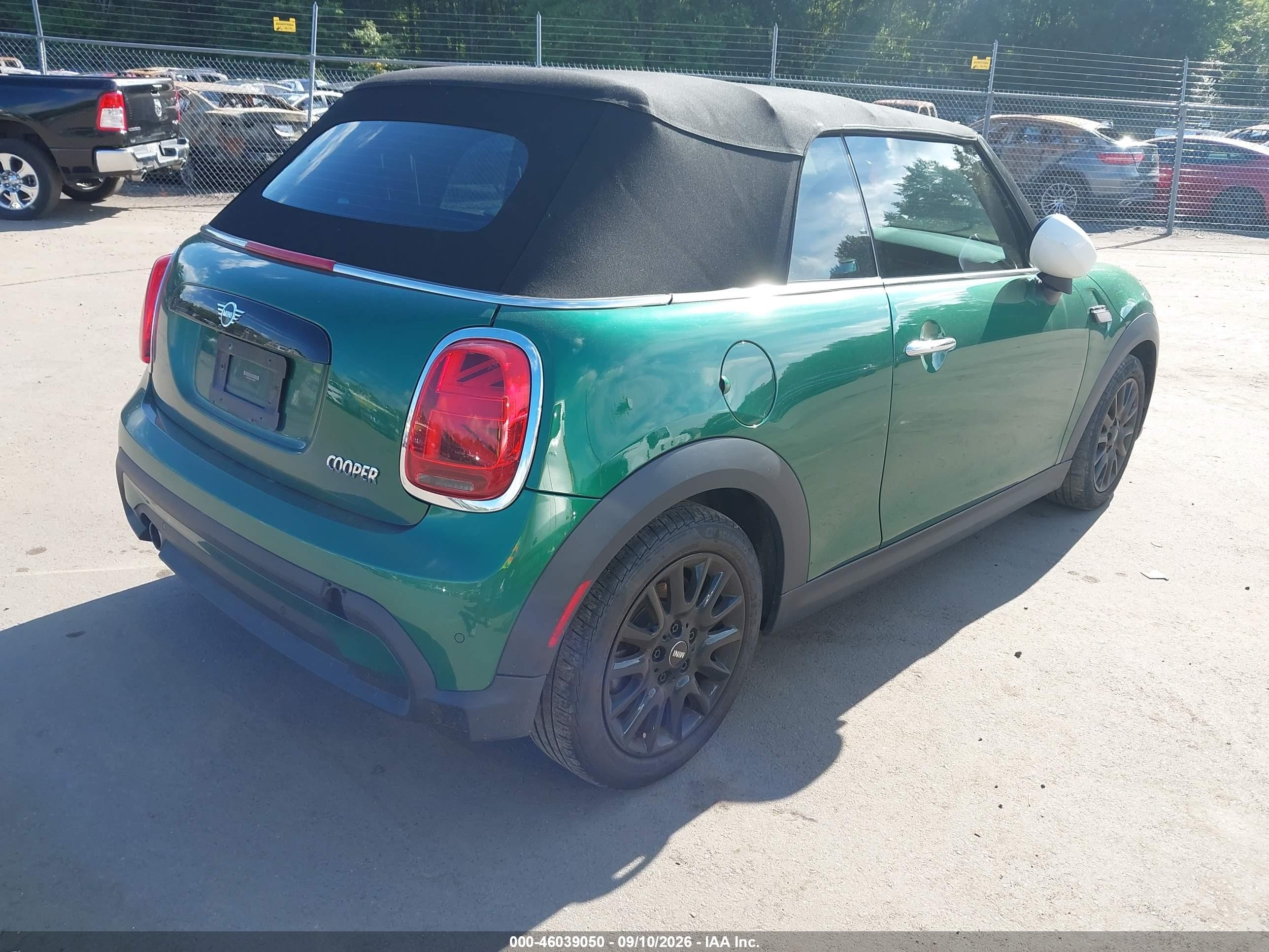 2022 Mini Convertible VIN WMW23DL05N3N68749 IAAI salvage auction — Transmission Damage, Salvage (Connecticut), sold $6,100 on 2026-09-13 (photo 4)