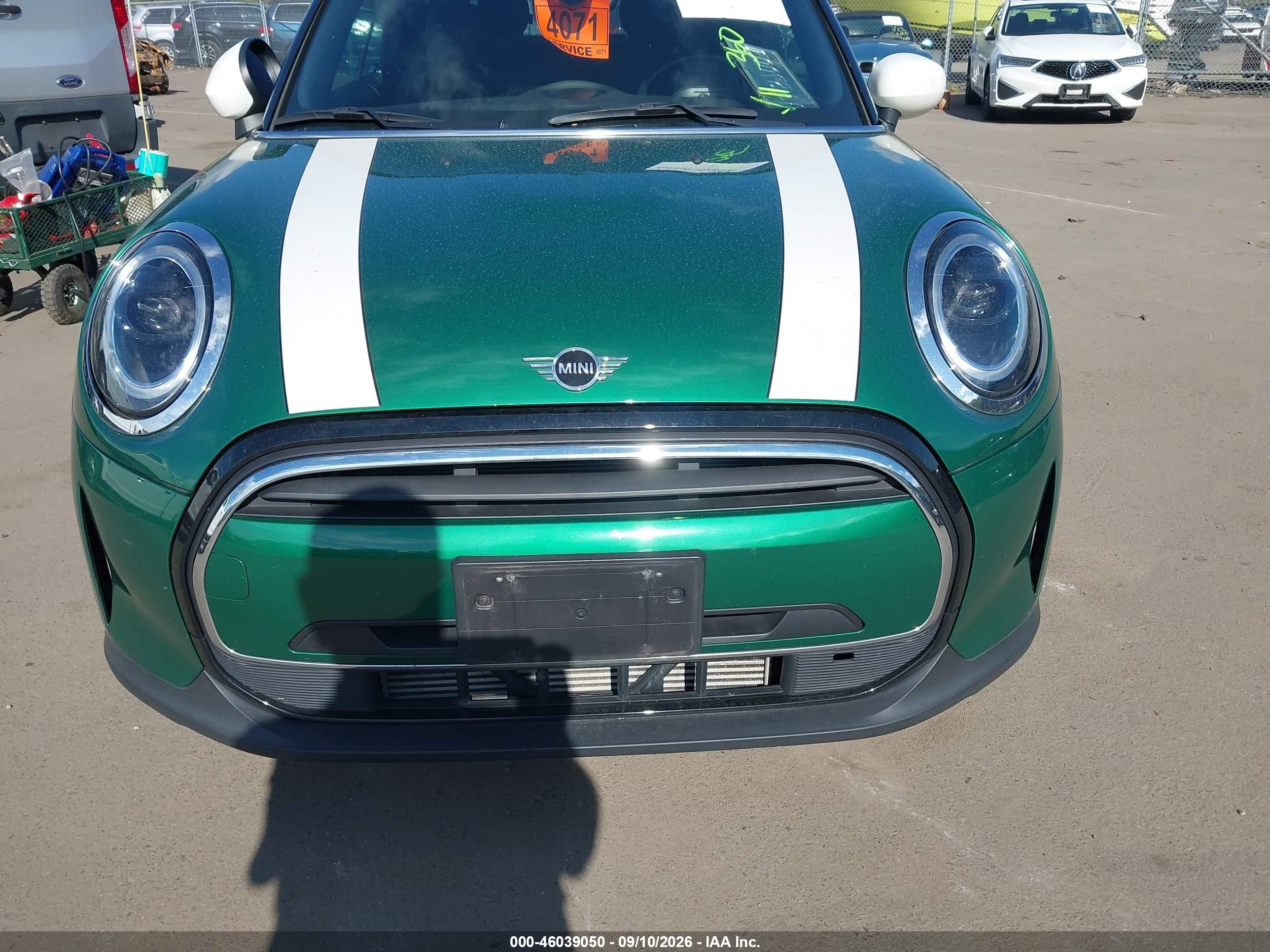 2022 Mini Convertible VIN WMW23DL05N3N68749 IAAI salvage auction — Transmission Damage, Salvage (Connecticut), sold $6,100 on 2026-09-13 (photo 6)