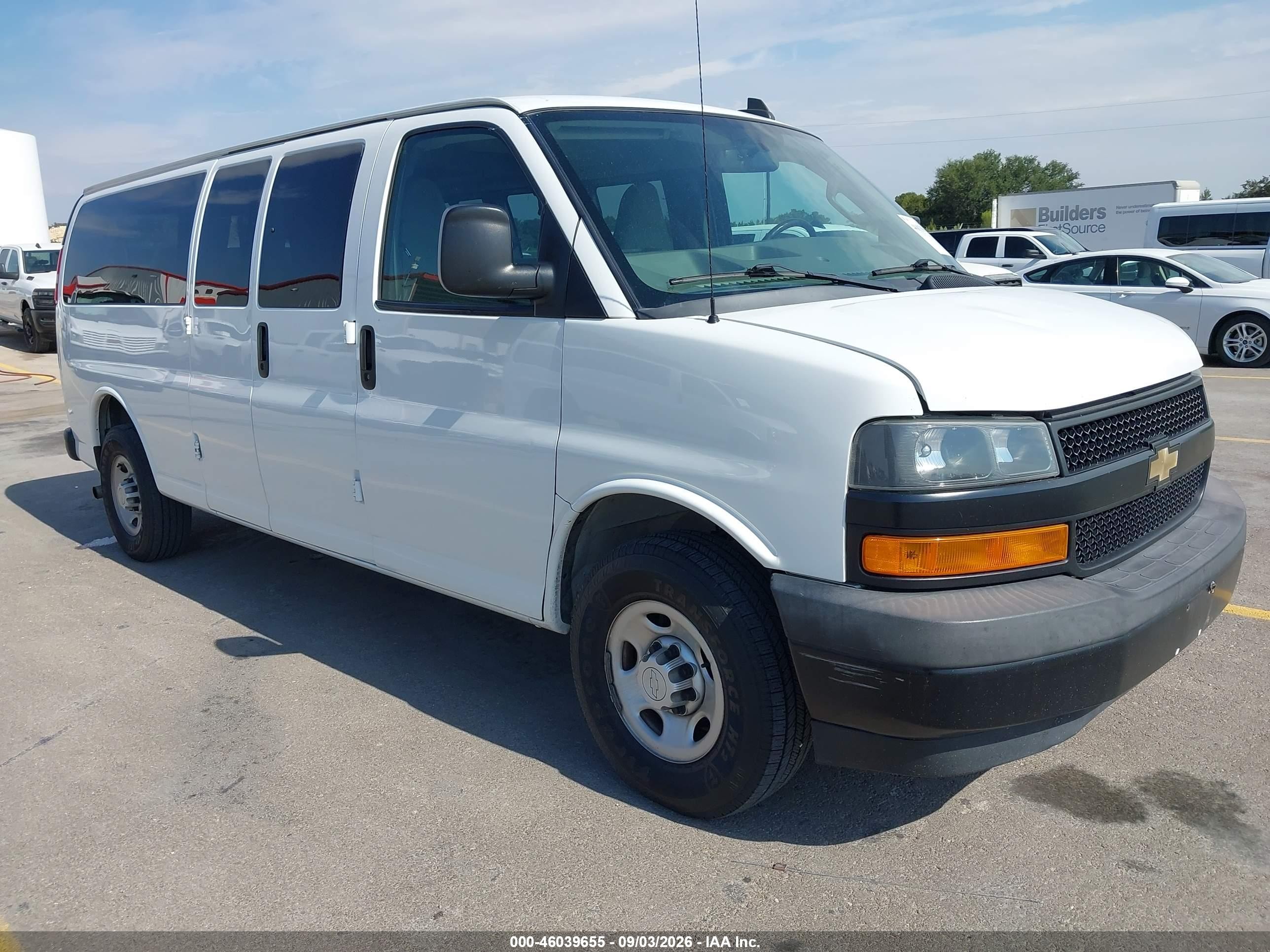 2019 Chevrolet Express 3500 VIN 1GAZGNFG2K1355827 — IAAI salvage auction photo