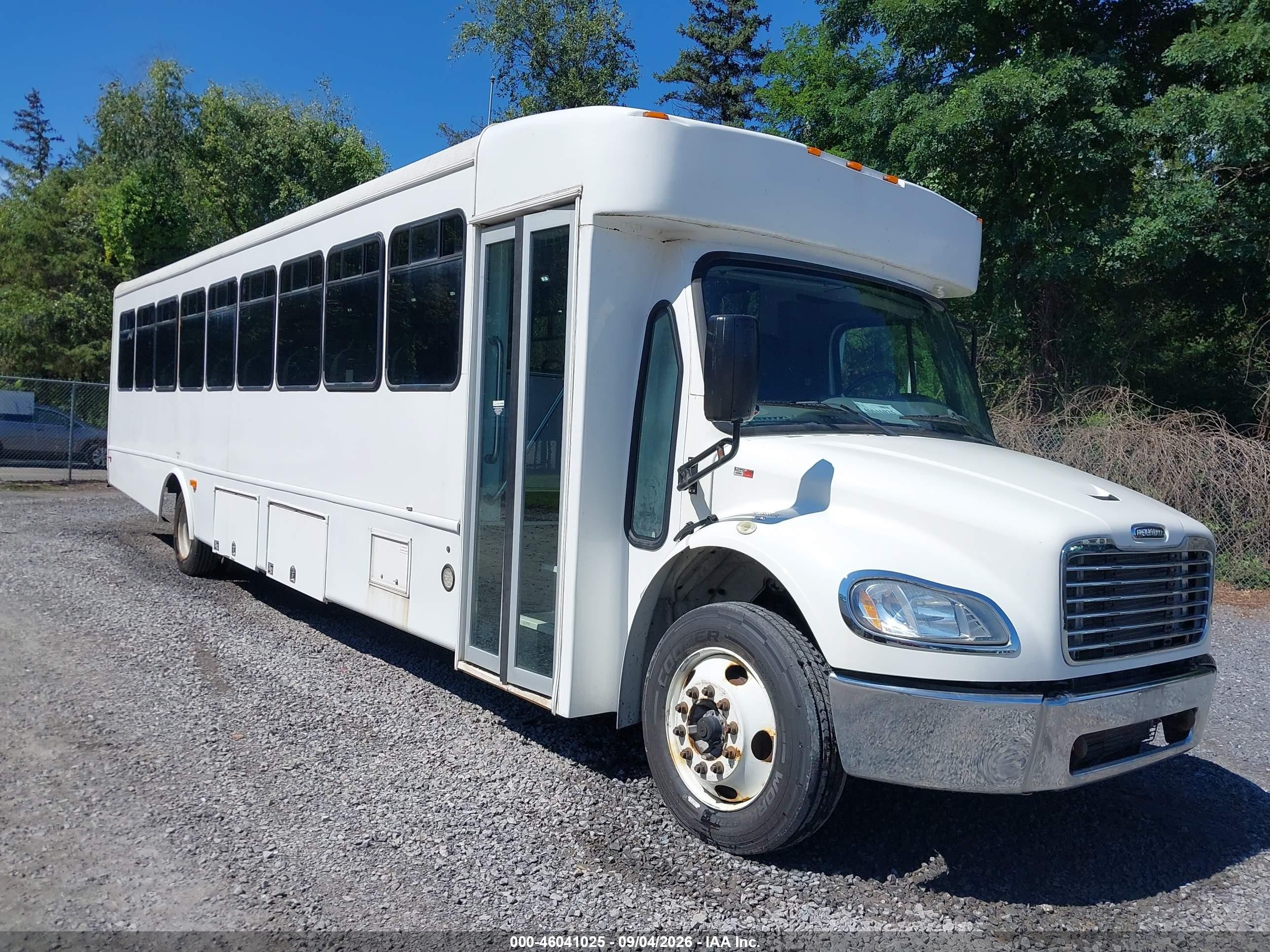 2018 Freightliner Chassis VIN 4UZADSFC1JCJU6702 — IAAI salvage auction photo