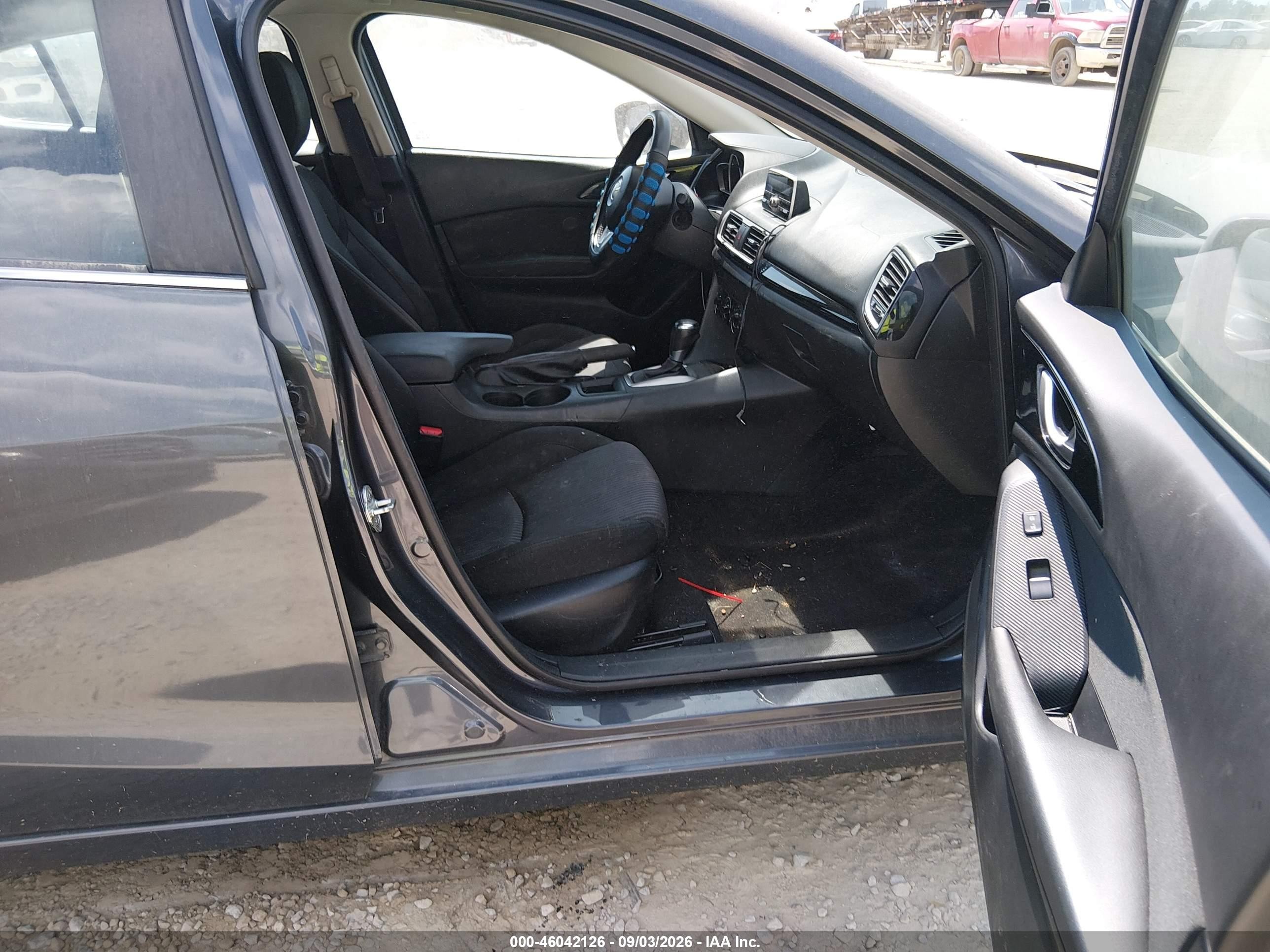2014 Mazda 3 VIN JM1BM1V74E1168959 IAAI salvage auction — Front & Rear, Salvage (Ohio), sold $800 on 2026-10-08 (photo 5)