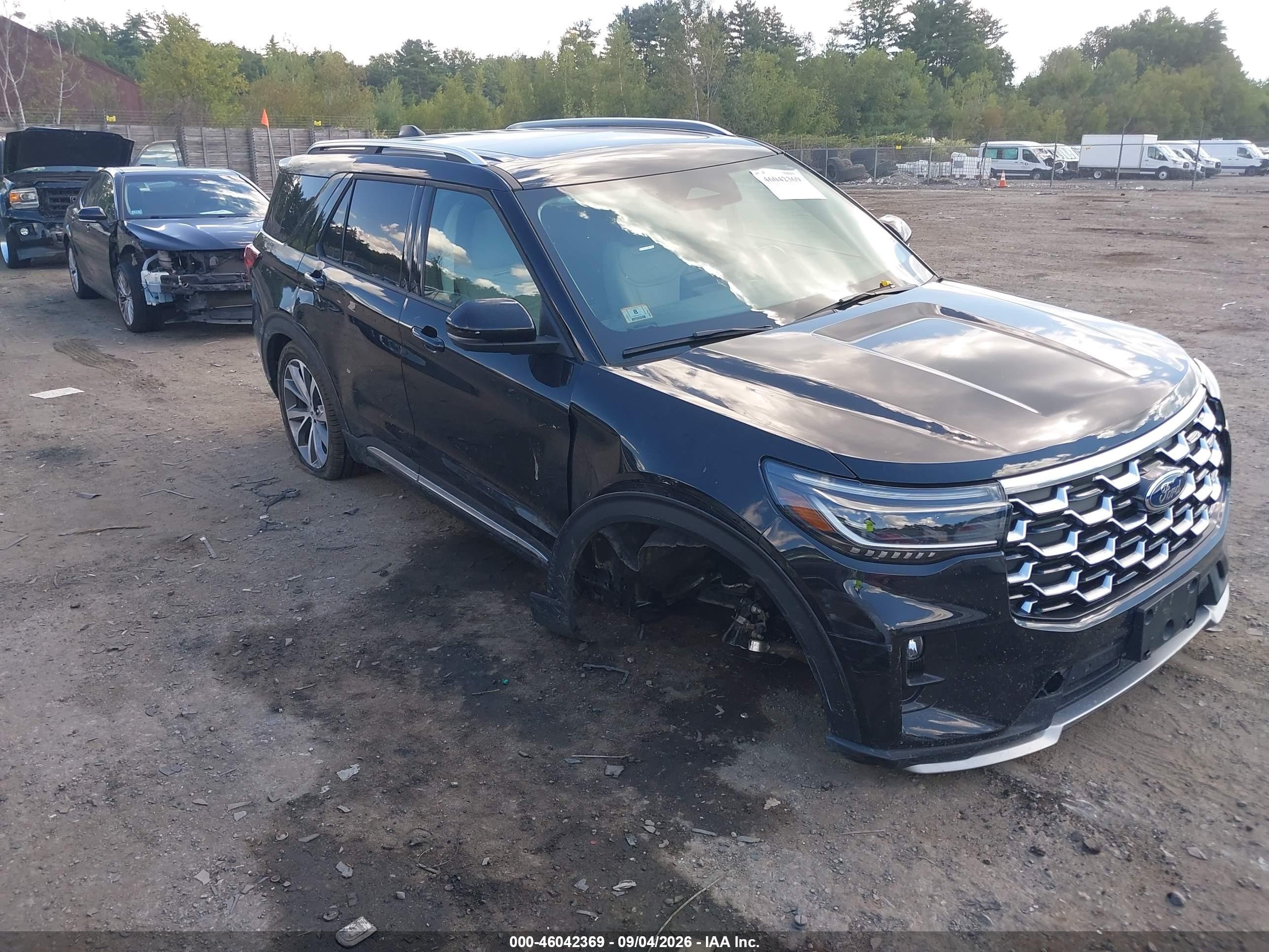 2025 Ford Explorer VIN 1FMWK8HC1SGA29112 — IAAI salvage auction photo