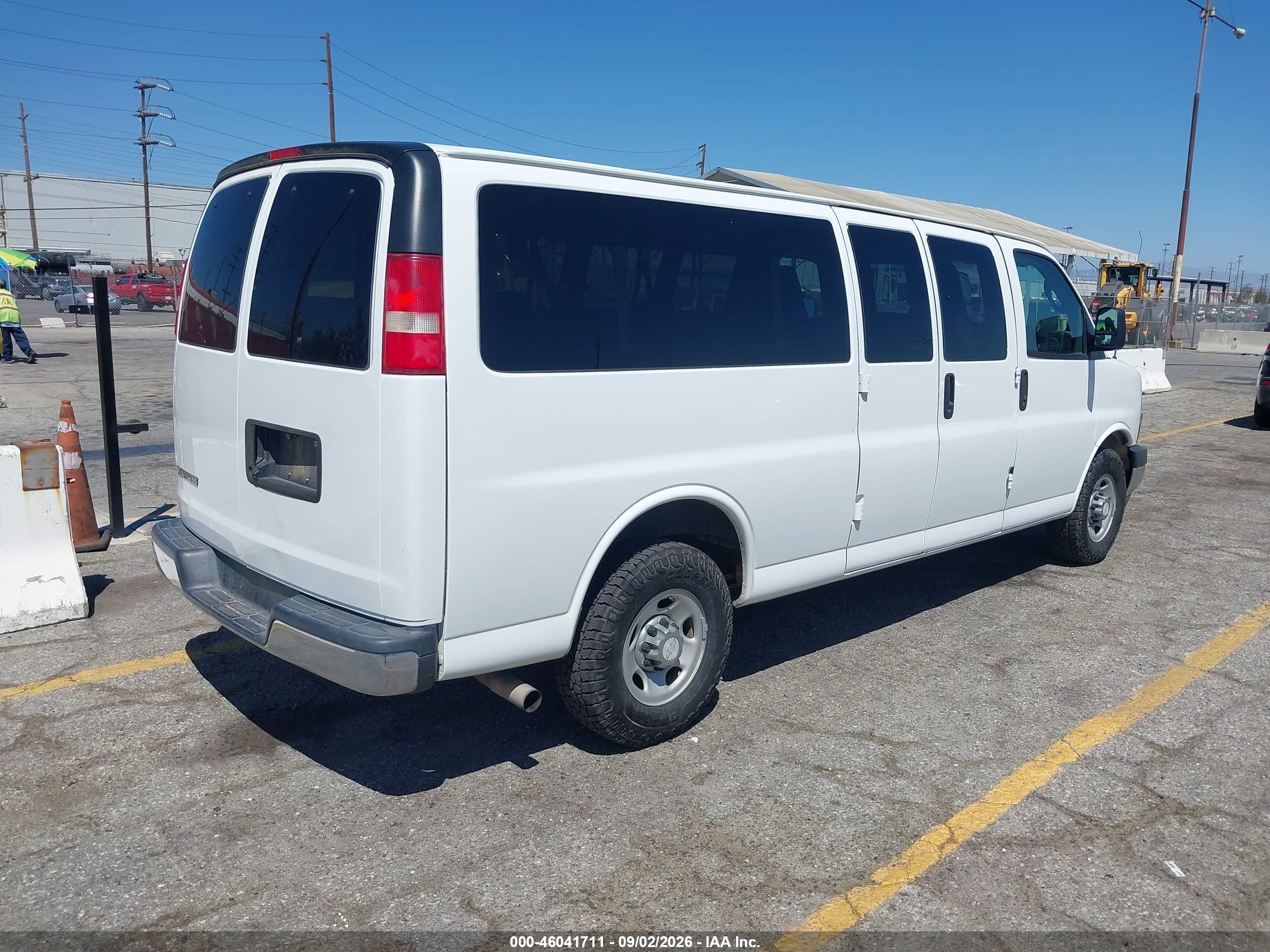 2017 Chevrolet Express VIN 1GAZGPFF5H1272792 IAAI salvage auction — Front End, SF97 (California), sold $19,500 on 2026-10-08 (photo 4)
