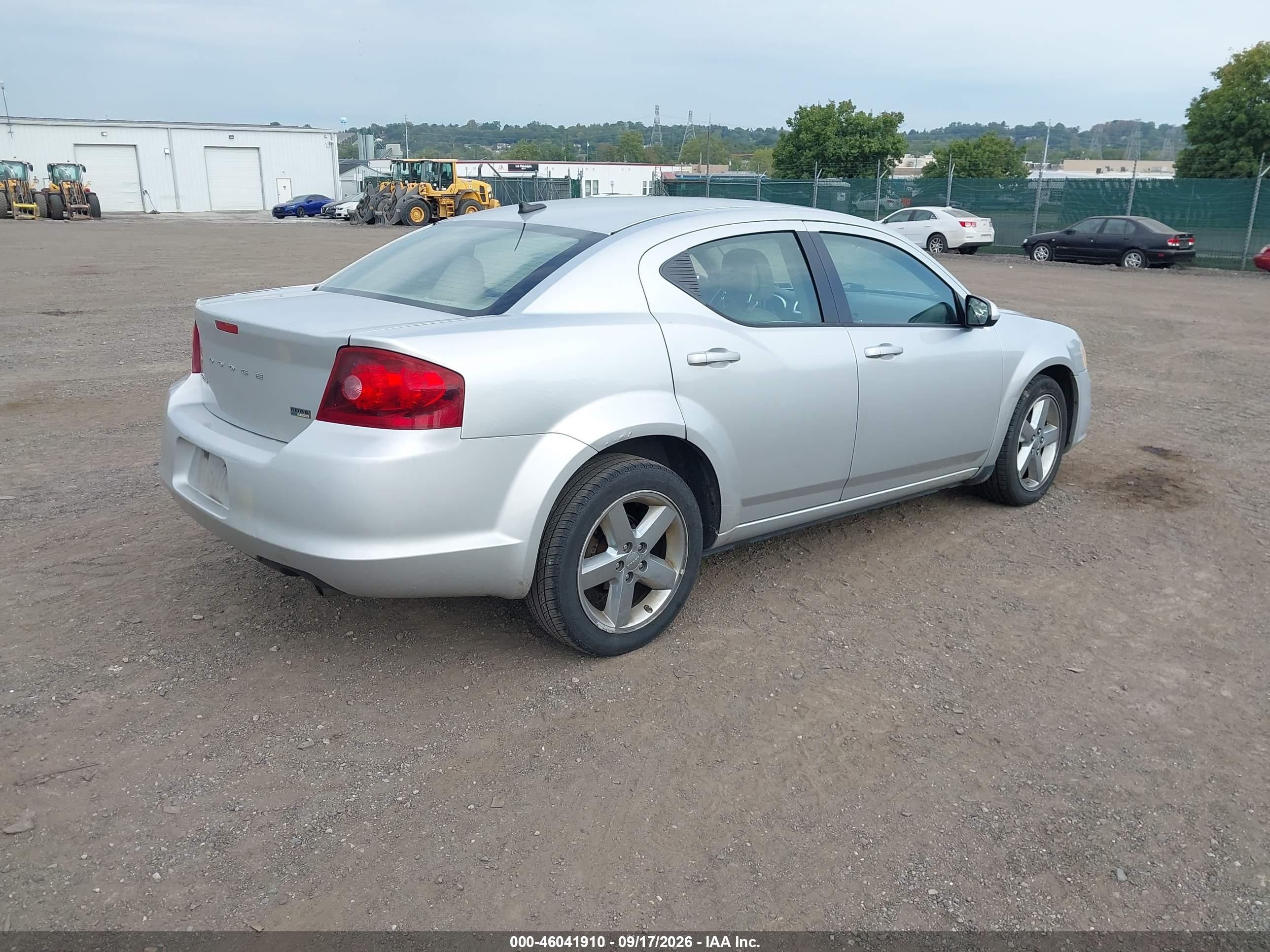 2011 Dodge Avenger VIN 1B3BD2FG3BN587086 IAAI salvage auction — Side, Salvage (Pennsylvania), sold $525 on 2026-09-27 (photo 4)