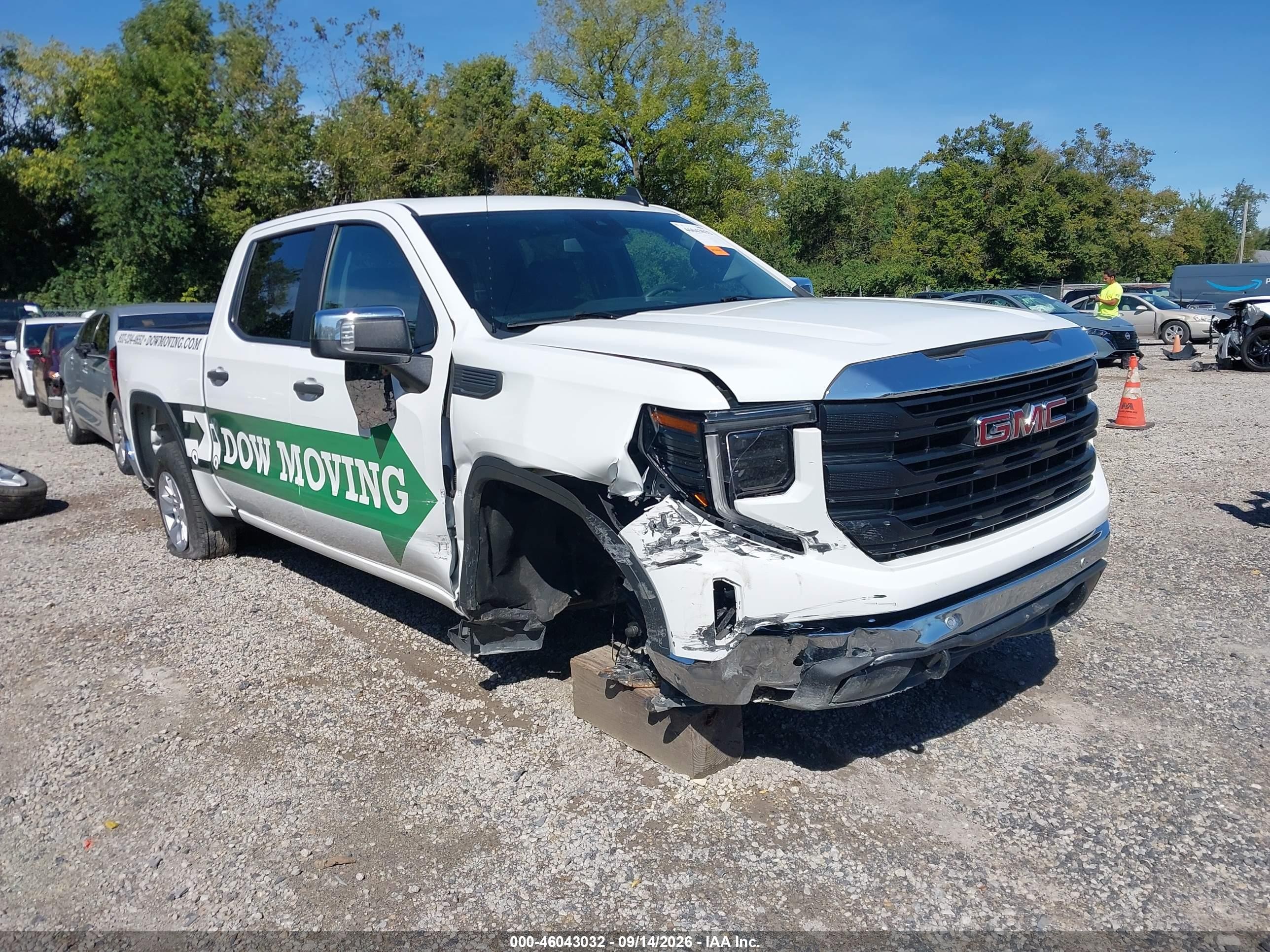 2024 GMC Sierra 1500 VIN 3GTPUAEK2RG348426 — IAAI salvage auction photo