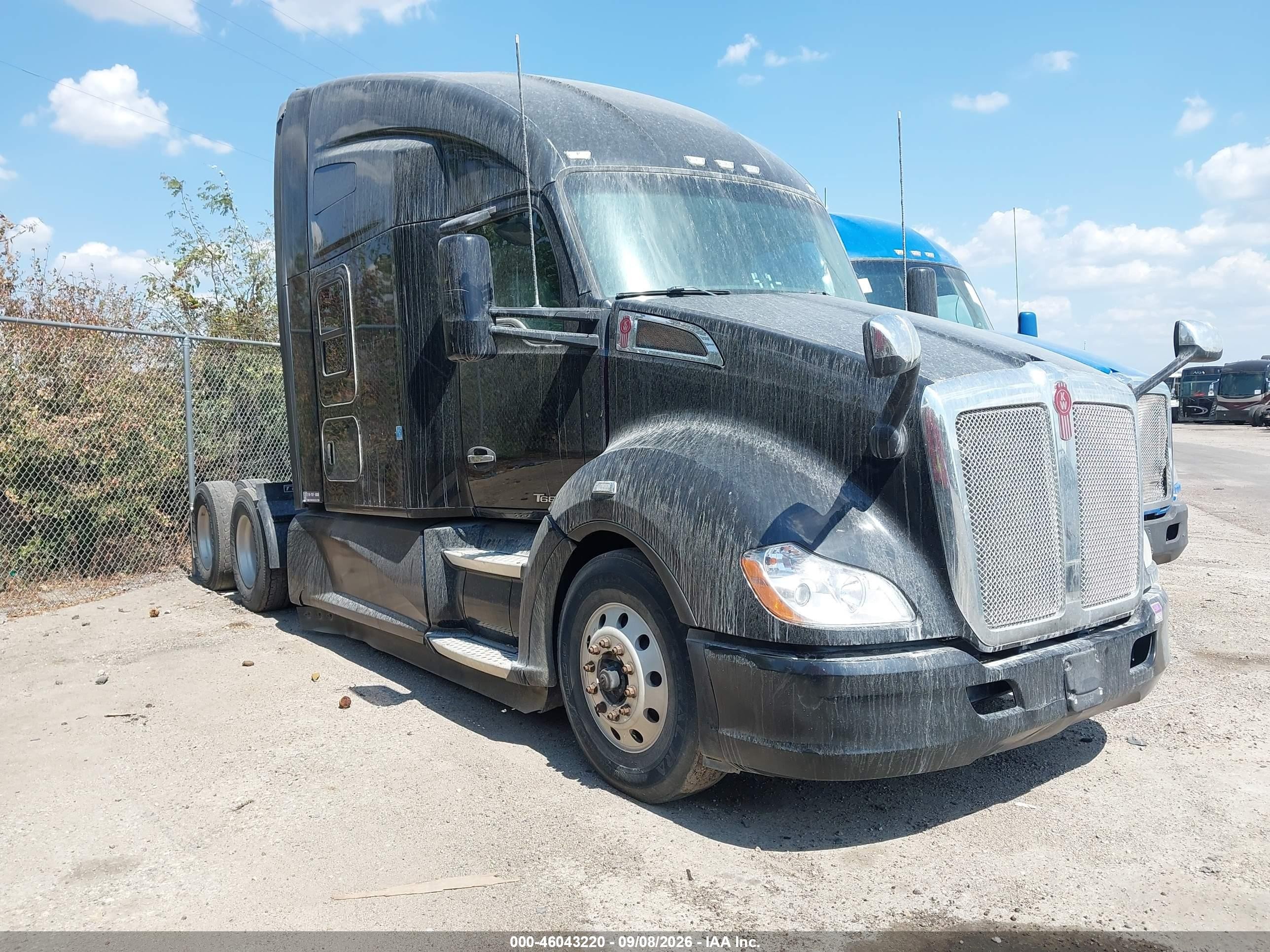 2018 Kenworth T680 VIN 1XKYDP9XXJJ222089 — IAAI salvage auction photo