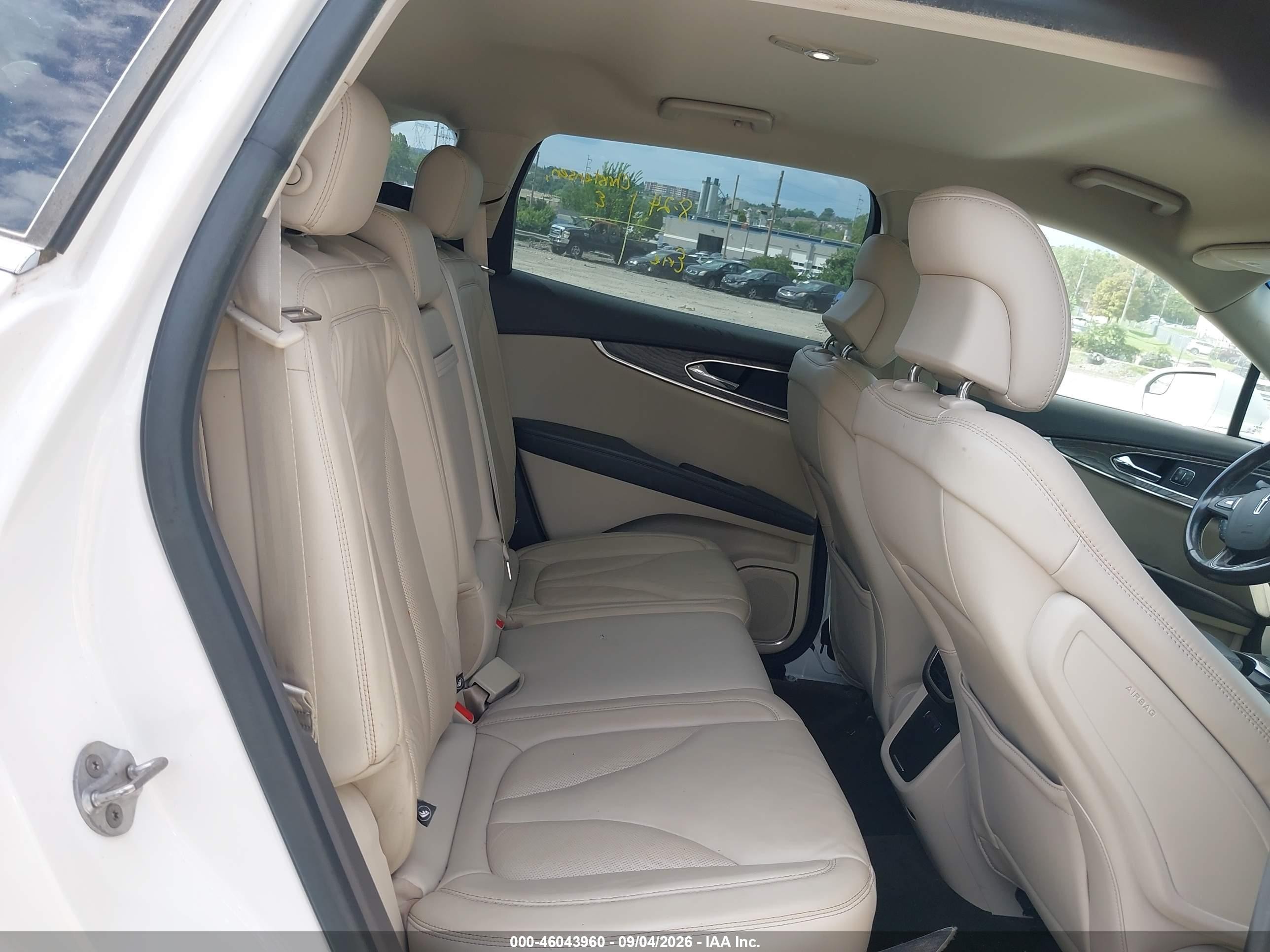 2016 Lincoln MKX VIN 2LMTJ8KR5GBL38152 IAAI salvage auction — Unknown, Salvage (Pennsylvania), sold $4,050 on 2026-09-19 (photo 8)