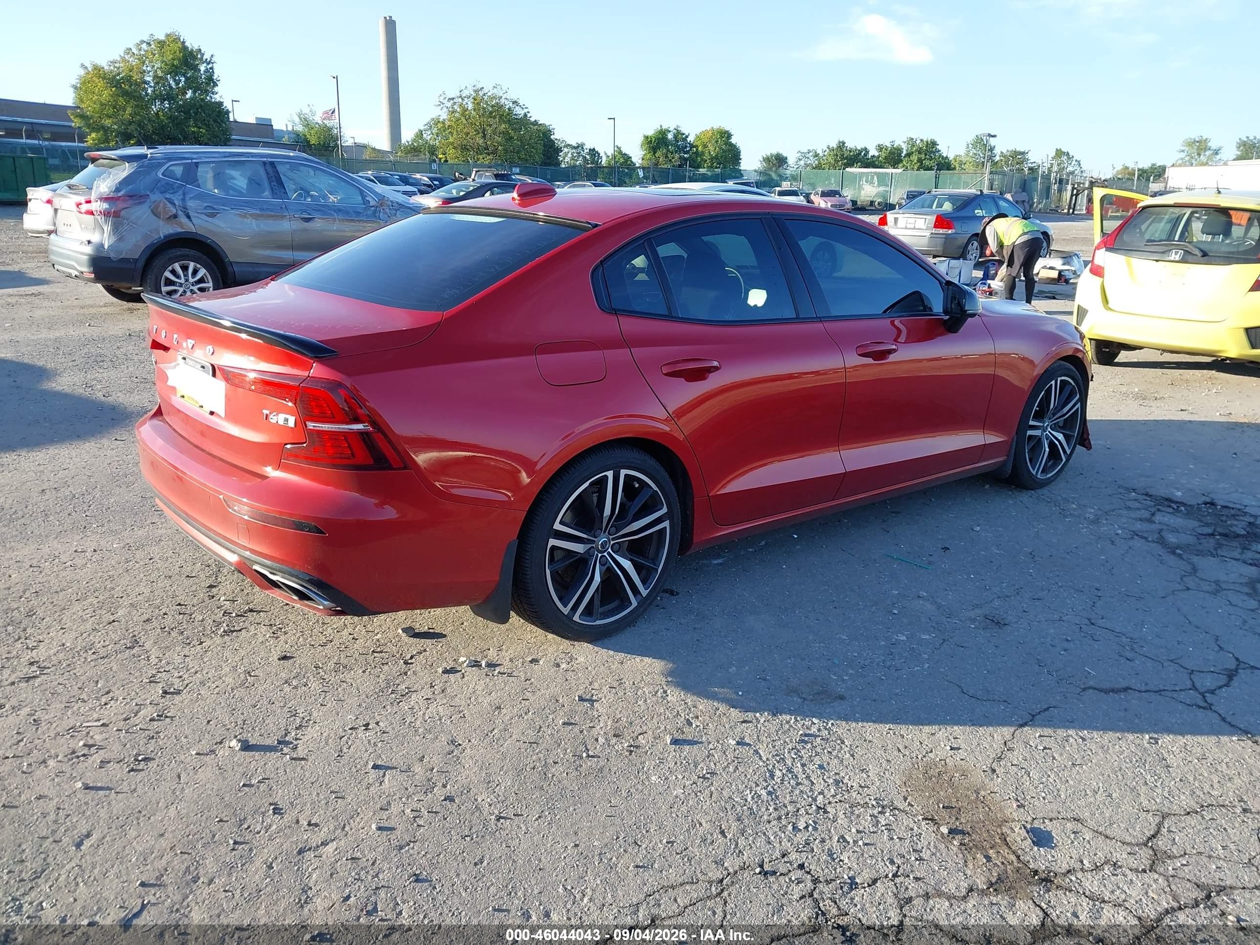 2019 Volvo S60 VIN 7JRA22TM4KG015332 IAAI salvage auction — Unknown, Salvage (Pennsylvania), sold $8,700 on 2026-10-02 (photo 4)