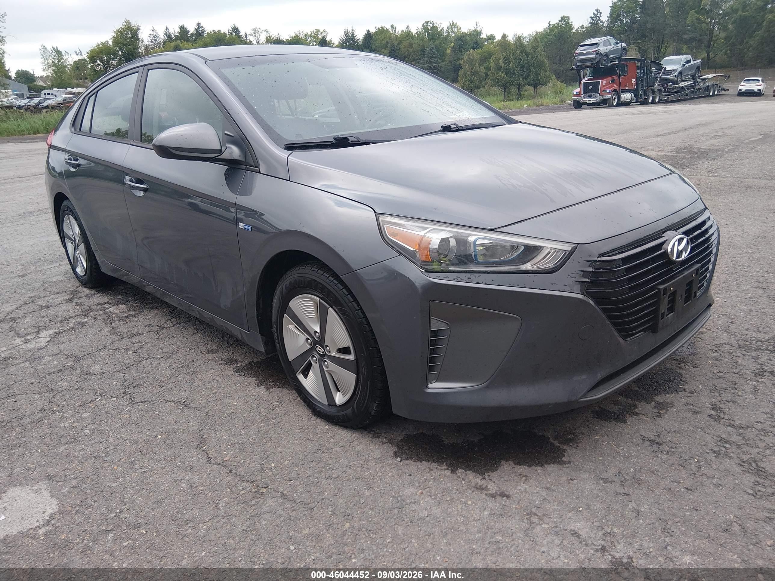 2018 Hyundai Ioniq Hybrid VIN KMHC65LC7JU100987 — IAAI salvage auction photo