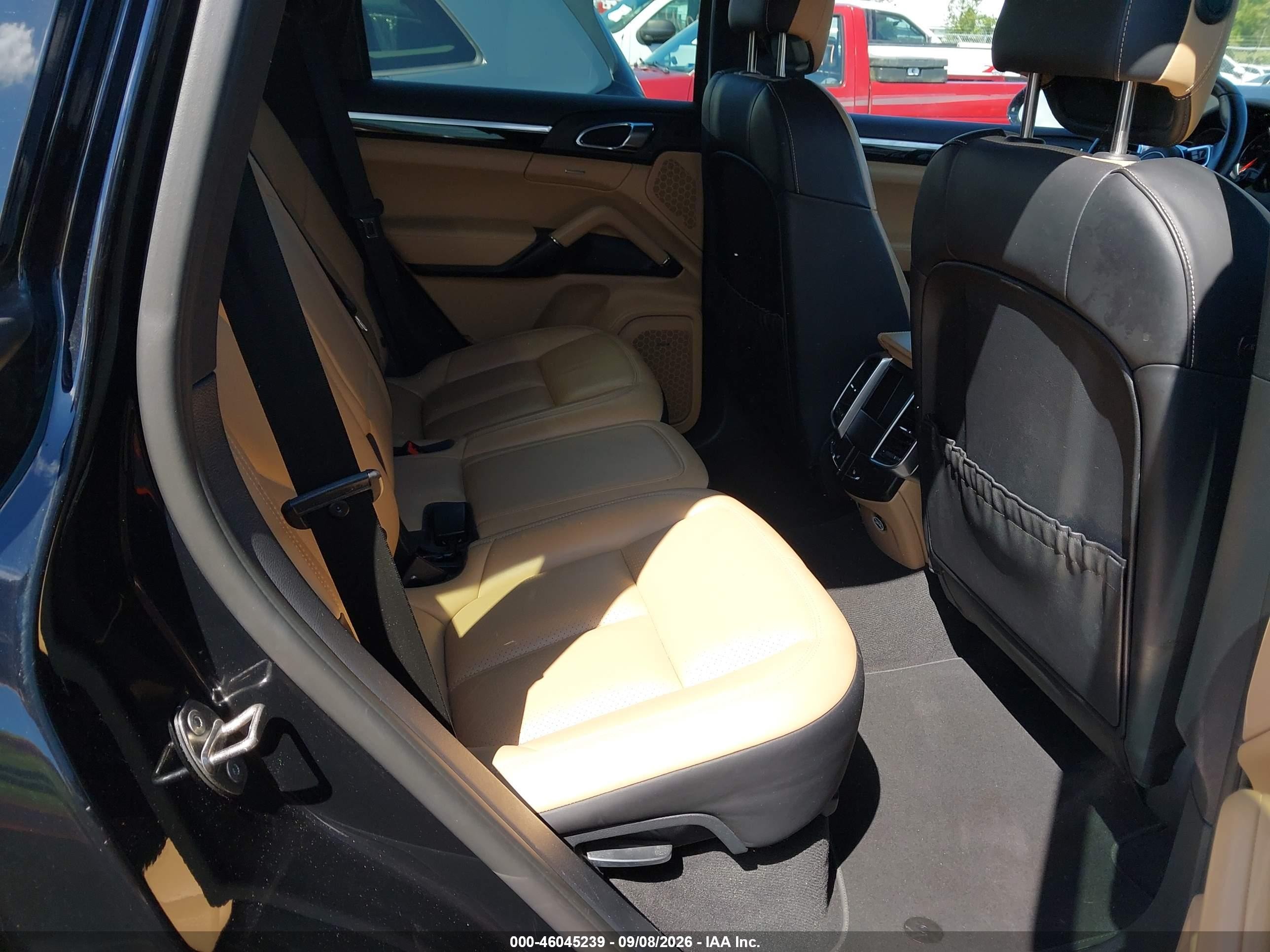2016 Porsche Cayenne VIN WP1AA2A21GKA37245 IAAI salvage auction — Rear End, Salvage (Virginia), sold $5,100 on 2026-09-13 (photo 8)