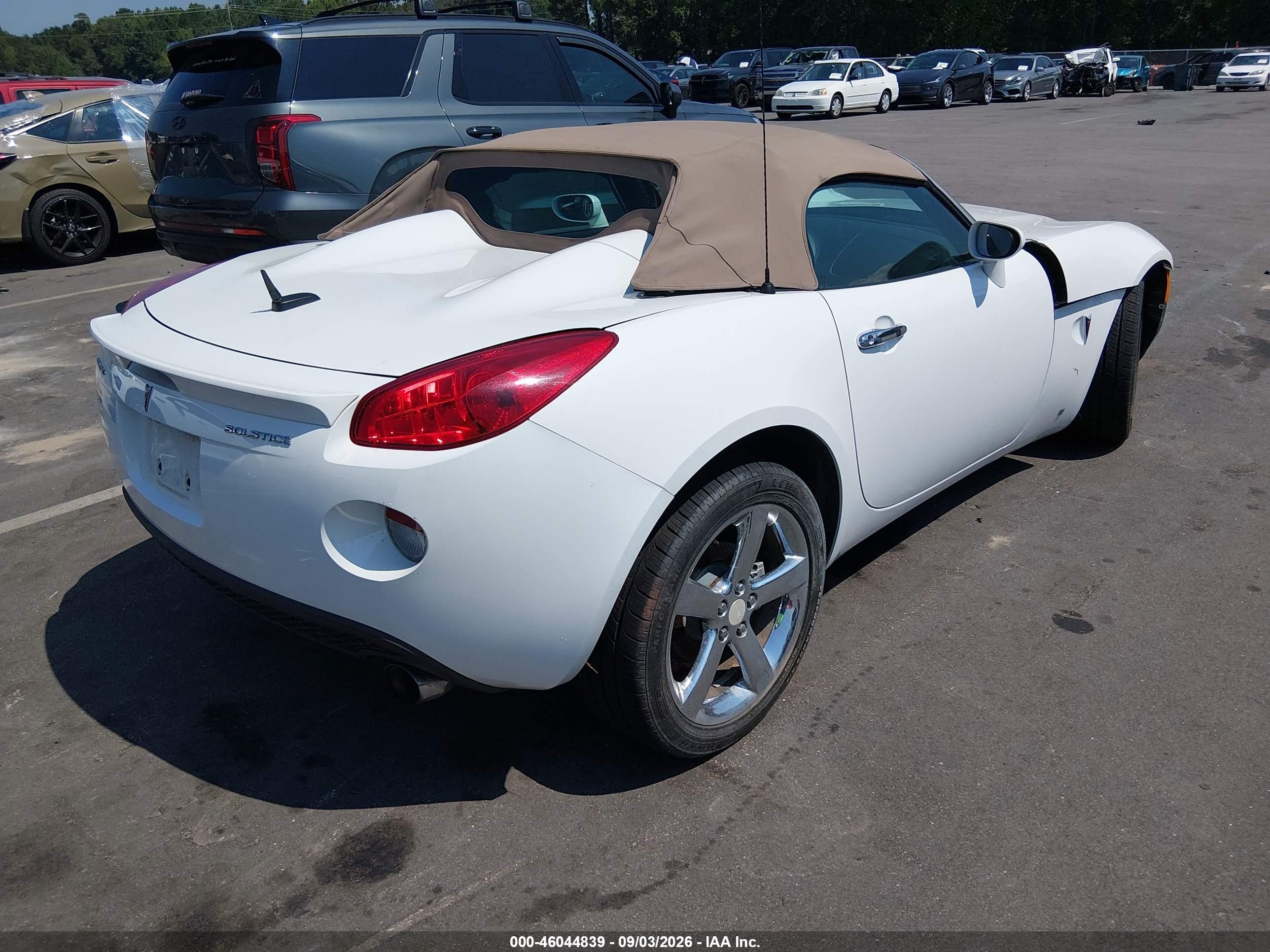 2008 Pontiac Solstice VIN 1G2MB35BX8Y107193 IAAI salvage auction — Unknown, Salvage (North Carolina), sold $1,525 on 2026-10-12 (photo 4)
