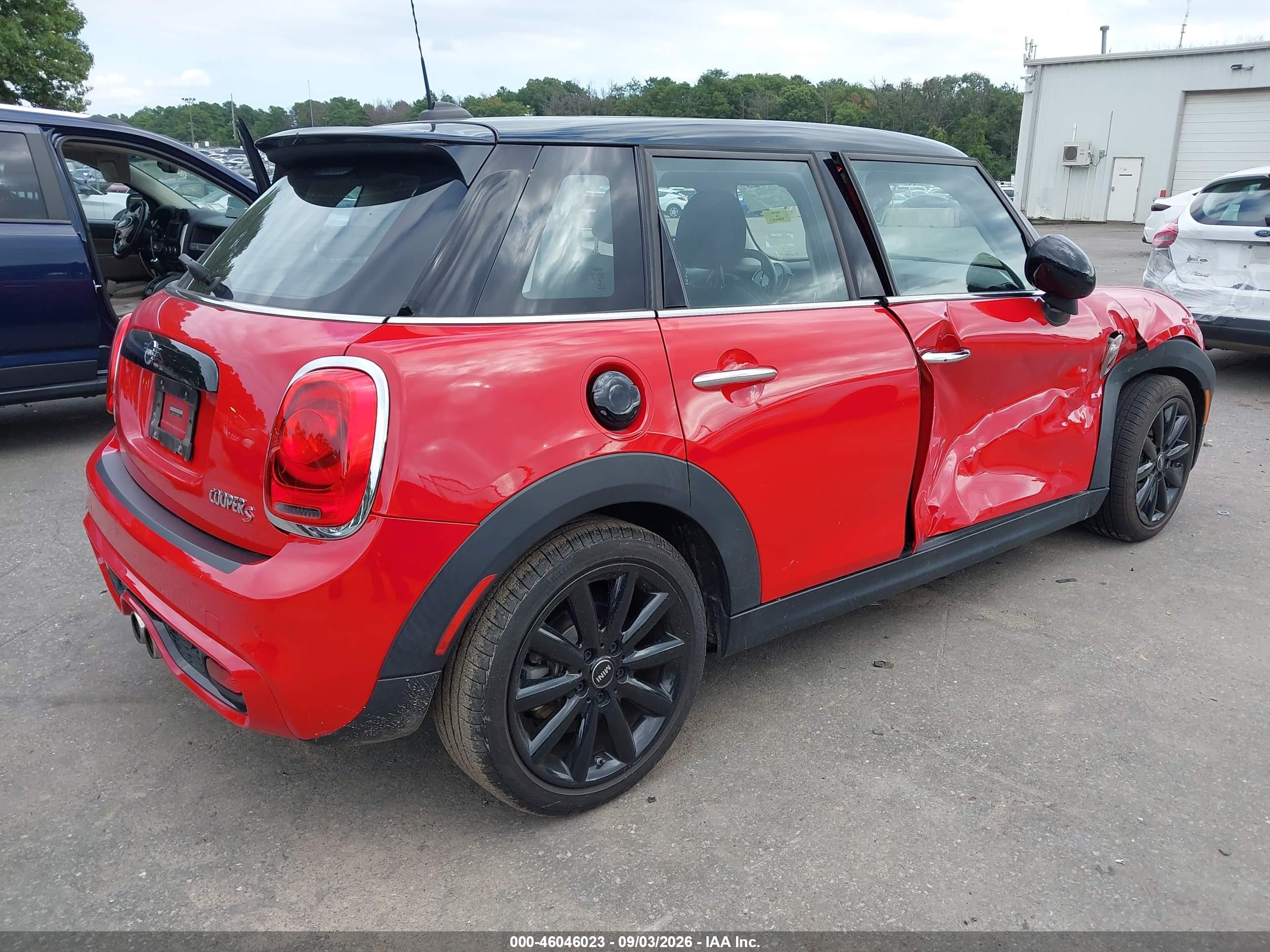 2019 Mini Hardtop VIN WMWXU3C54K2H87845 IAAI salvage auction — Side, Mv-907A (New York), sold $4,200 on 2026-09-24 (photo 4)