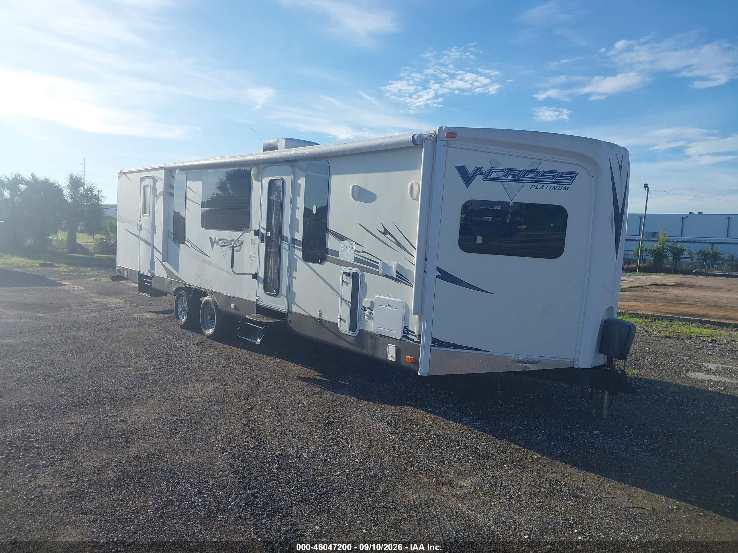 2012 Forest River V-Cross VIN 4X4TVCH2XCU100619 IAAI salvage auction — Side, Rebuildable (Florida), sold $1,500 on 2026-09-30 (photo 1)