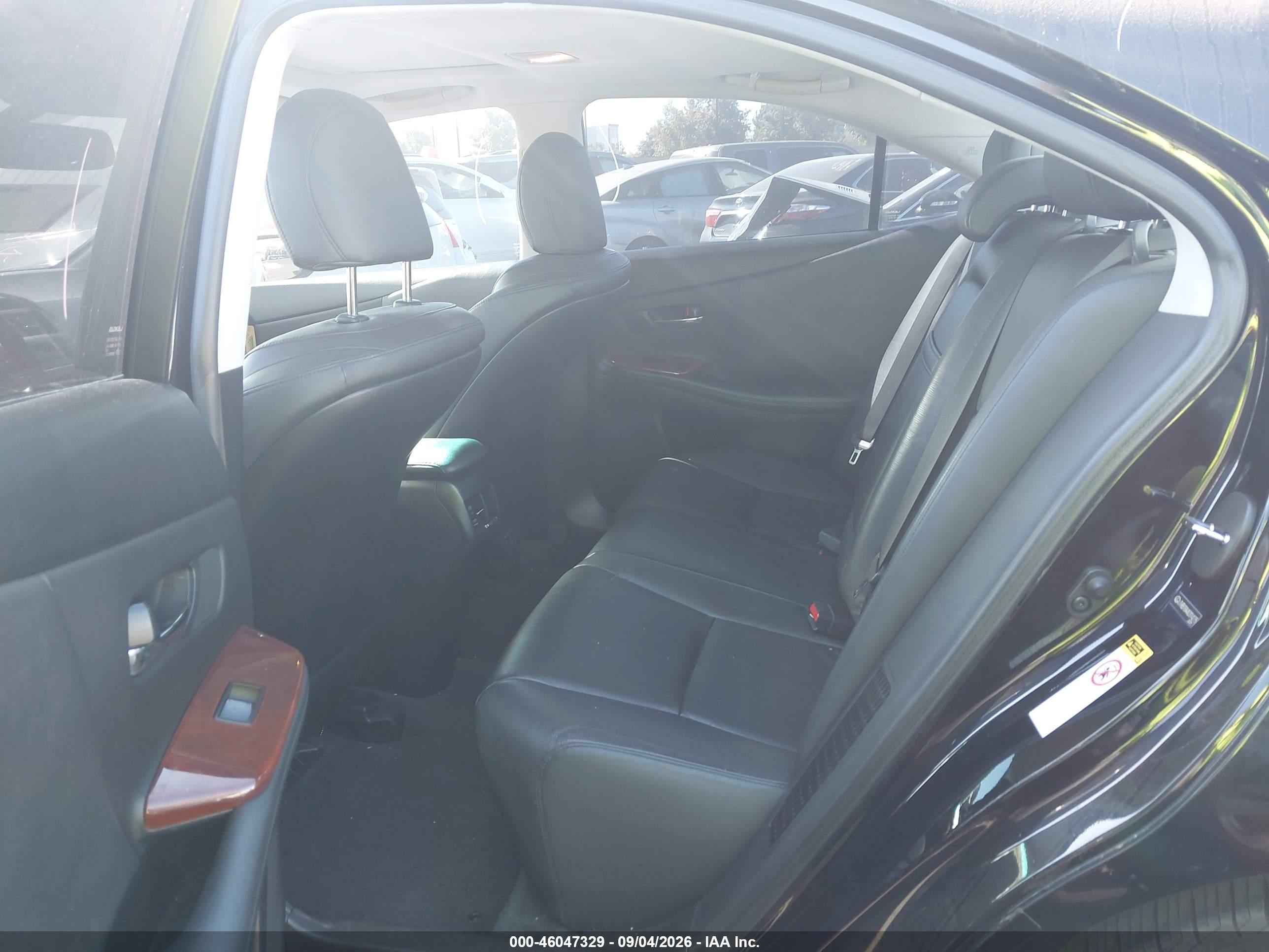 2010 Lexus HS 250h VIN JTHBB1BA4A2014275 IAAI salvage auction — Unknown, Salvage Certificate (California), sold $925 on 2026-09-13 (photo 8)