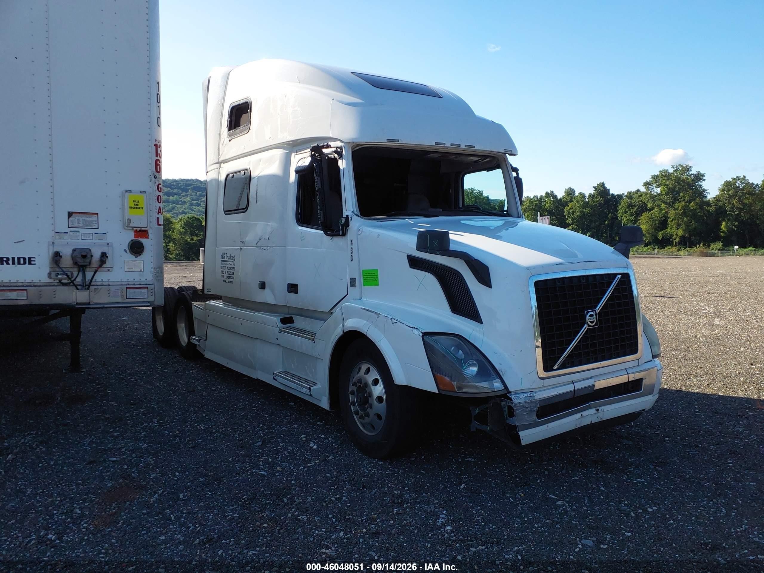 2018 Volvo VNL VIN 4V4NC9EH2JN961286 — IAAI salvage auction photo