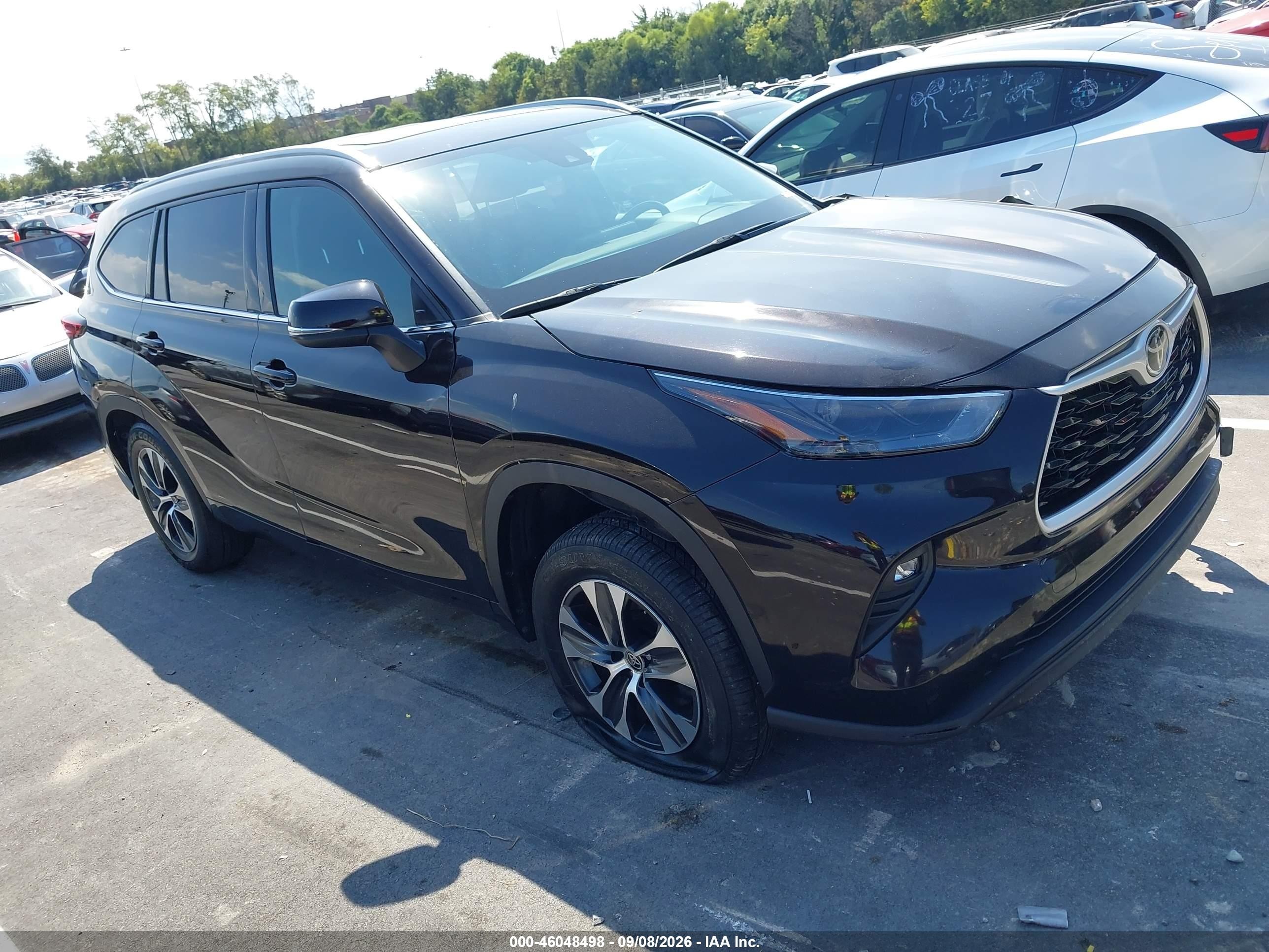 2022 Toyota Highlander VIN 5TDGZRAH1NS092902 — IAAI salvage auction photo