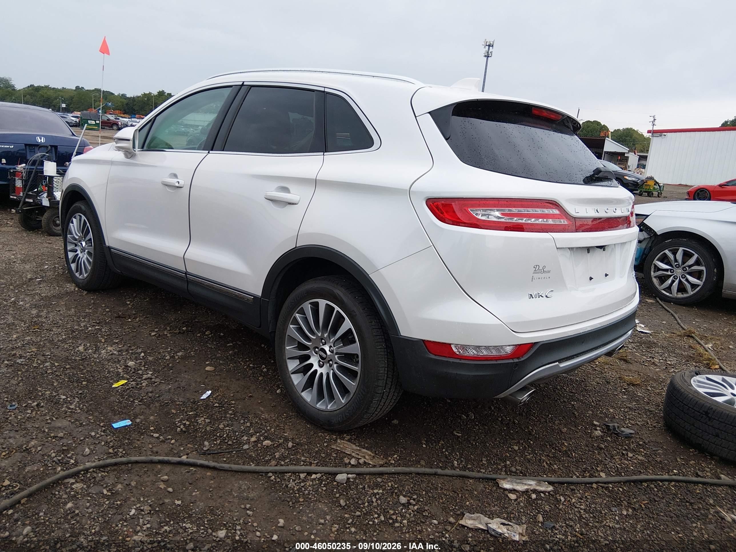 2017 Lincoln MKC VIN 5LMCJ3C92HUL70529 IAAI salvage auction — Side, Salvage (Ohio), sold $3,350 on 2026-09-19 (photo 3)