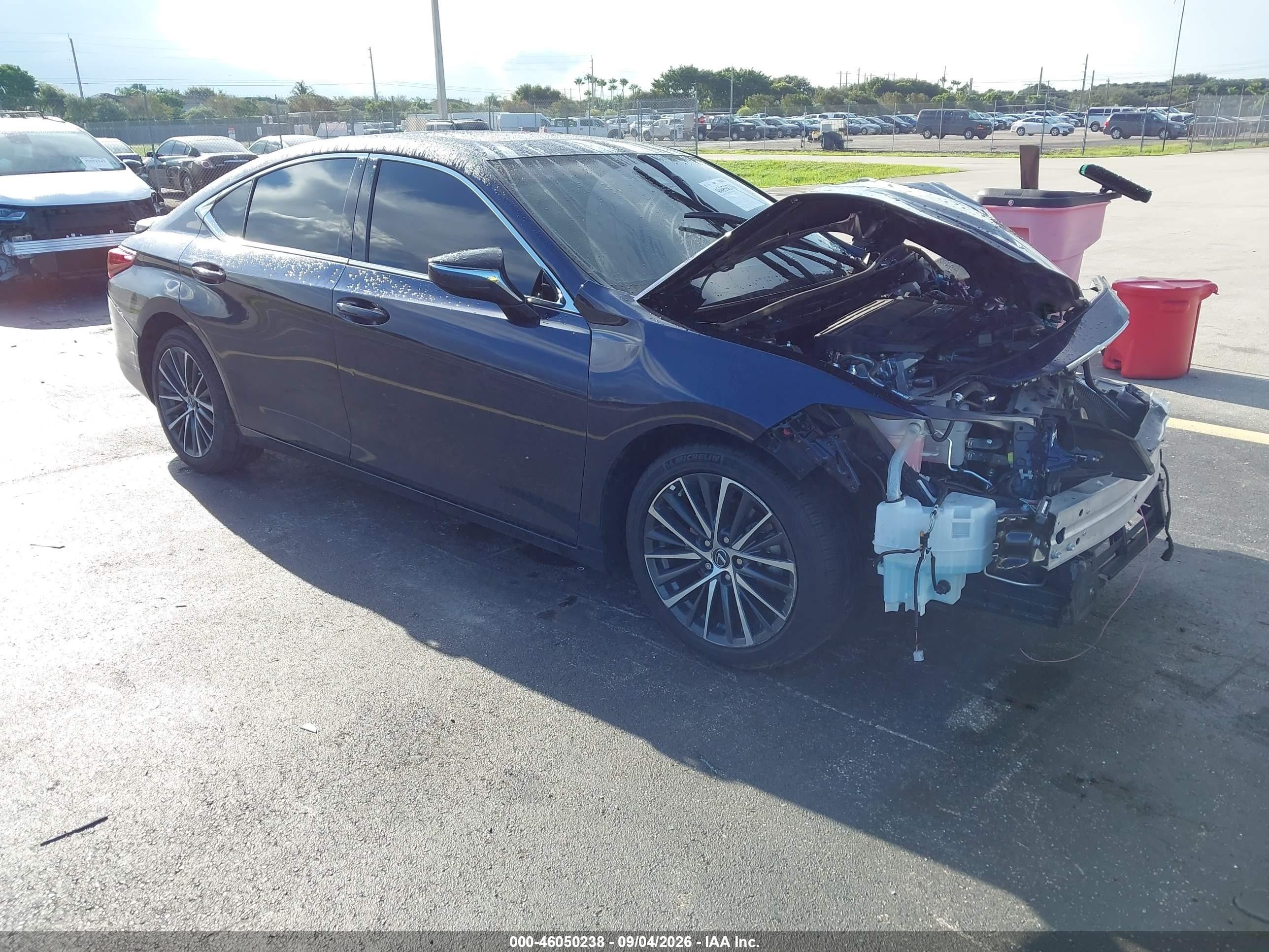 2025 Lexus ES 300h VIN 58ADA1C1XSU072669 — IAAI salvage auction photo