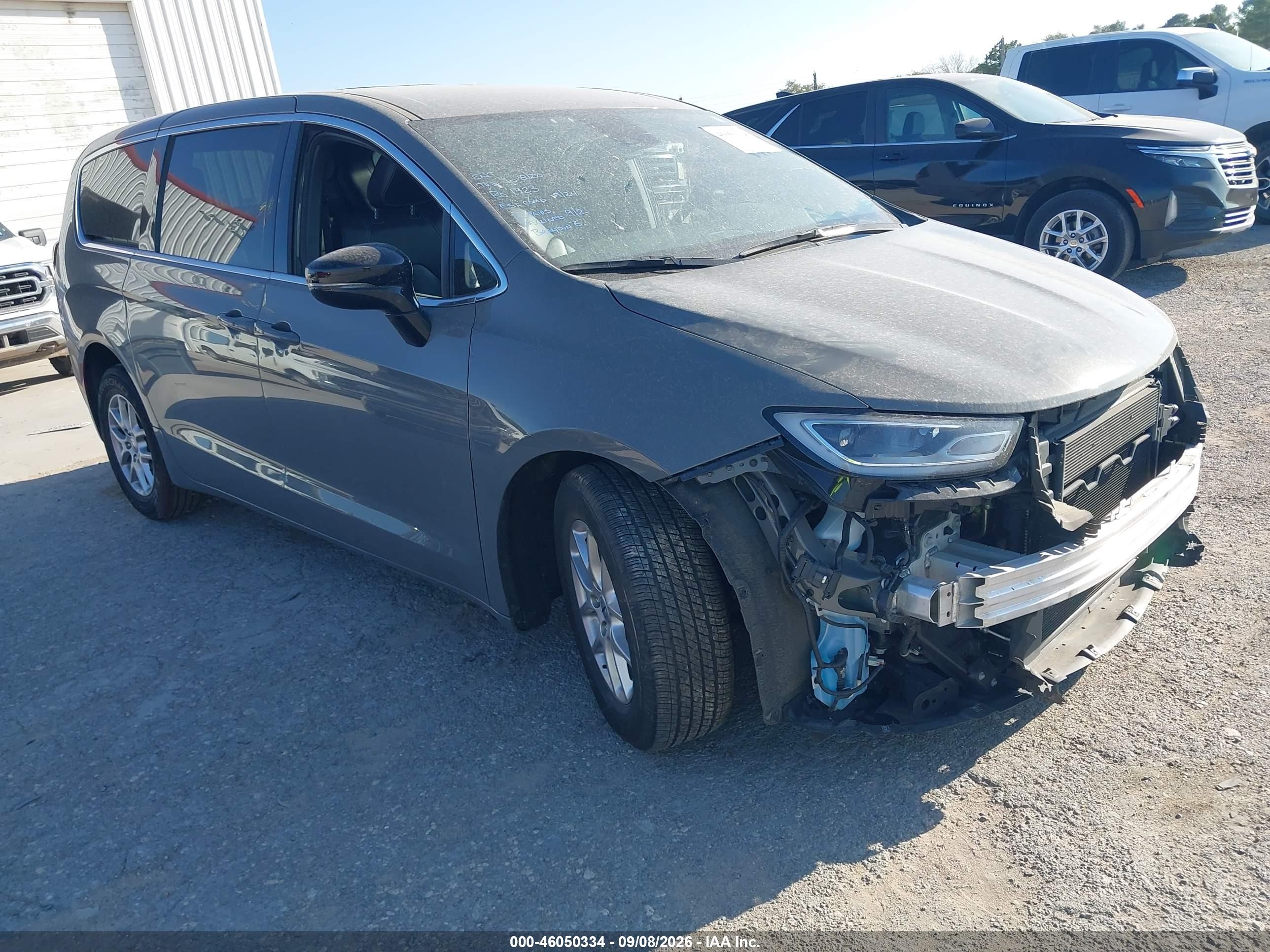 2025 Chrysler Pacifica VIN 2C4RC1BG9SR552863 — IAAI salvage auction photo