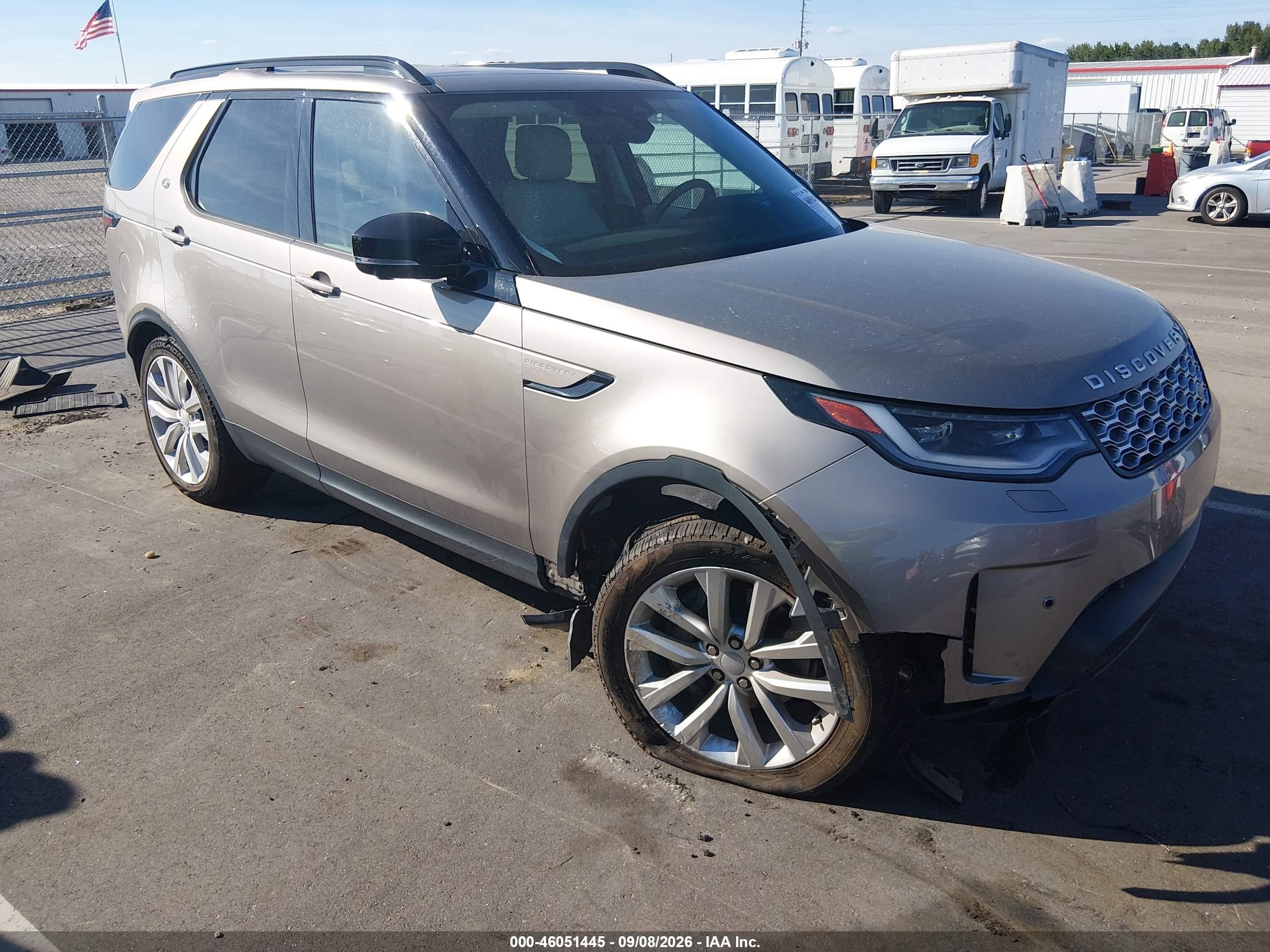 2024 Land Rover Discovery VIN SALRJ2EX7R2498827 — IAAI salvage auction photo