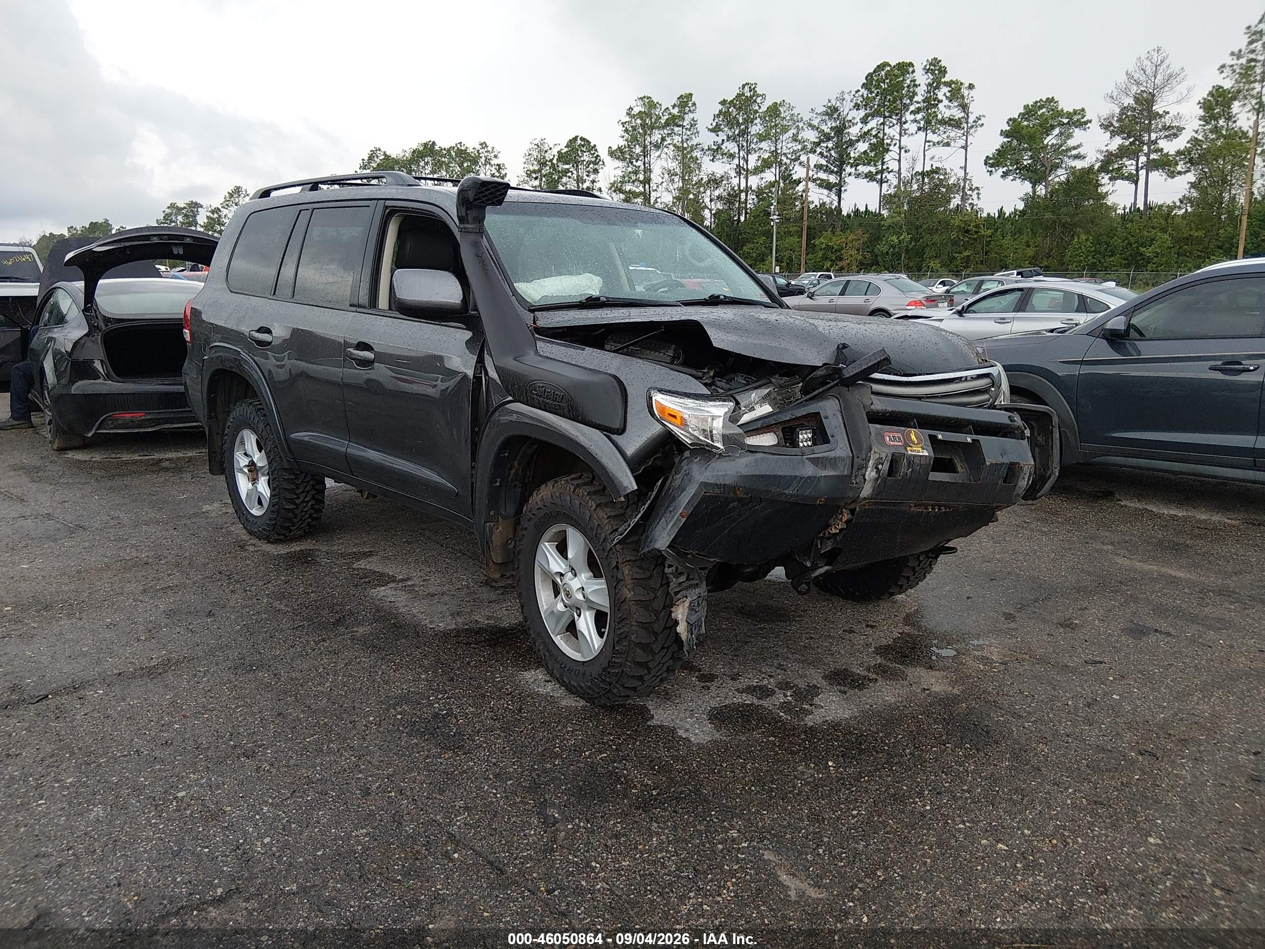 2009 Toyota Land Cruiser VIN JTMHY05J695004485 — IAAI salvage auction photo