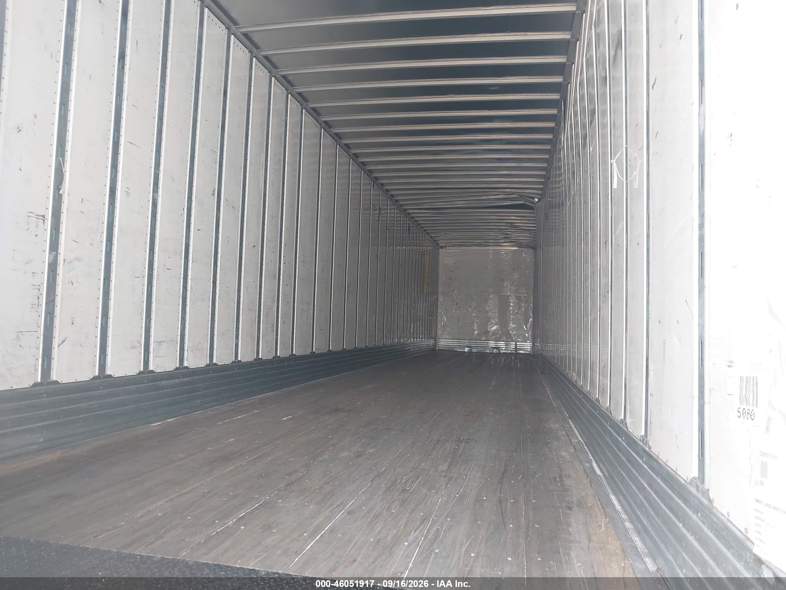 2018 Utility Trailer Mfg Unknown VIN 1UYVS2531J3181903 IAAI salvage auction — Side, Rebuildable (Florida), sold $3,100 on 2026-09-30 (photo 5)