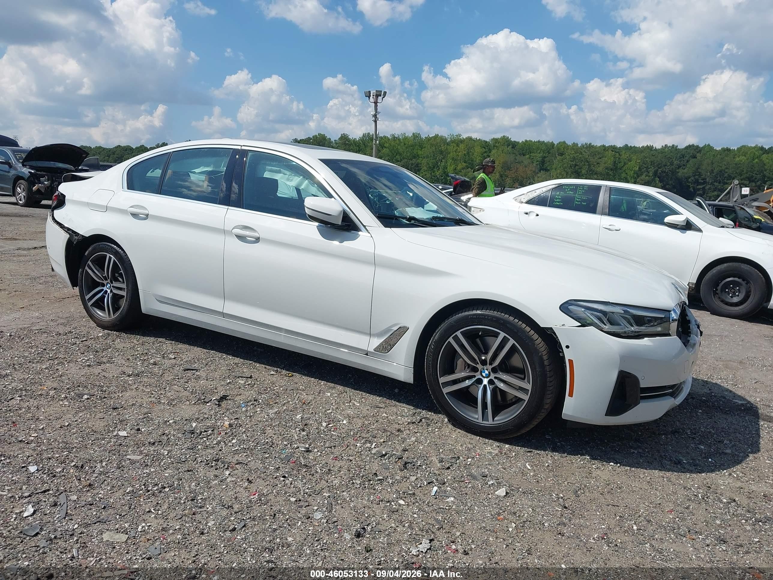 2021 BMW 5 Series VIN WBA53BJ02MWX05566 — IAAI salvage auction photo