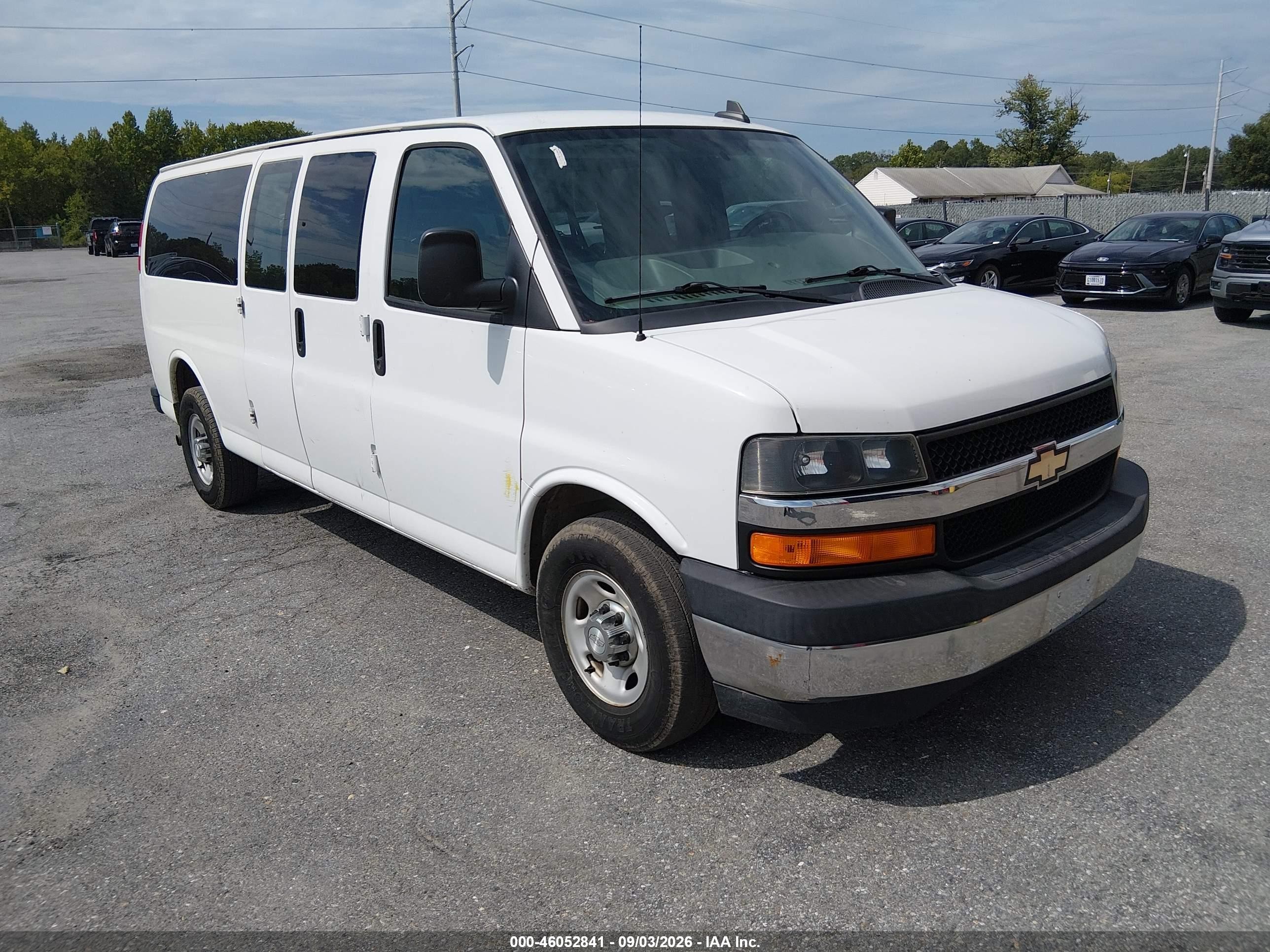 2017 Chevrolet Express 3500 VIN 1GAZGPFG6H1269554 — IAAI salvage auction photo