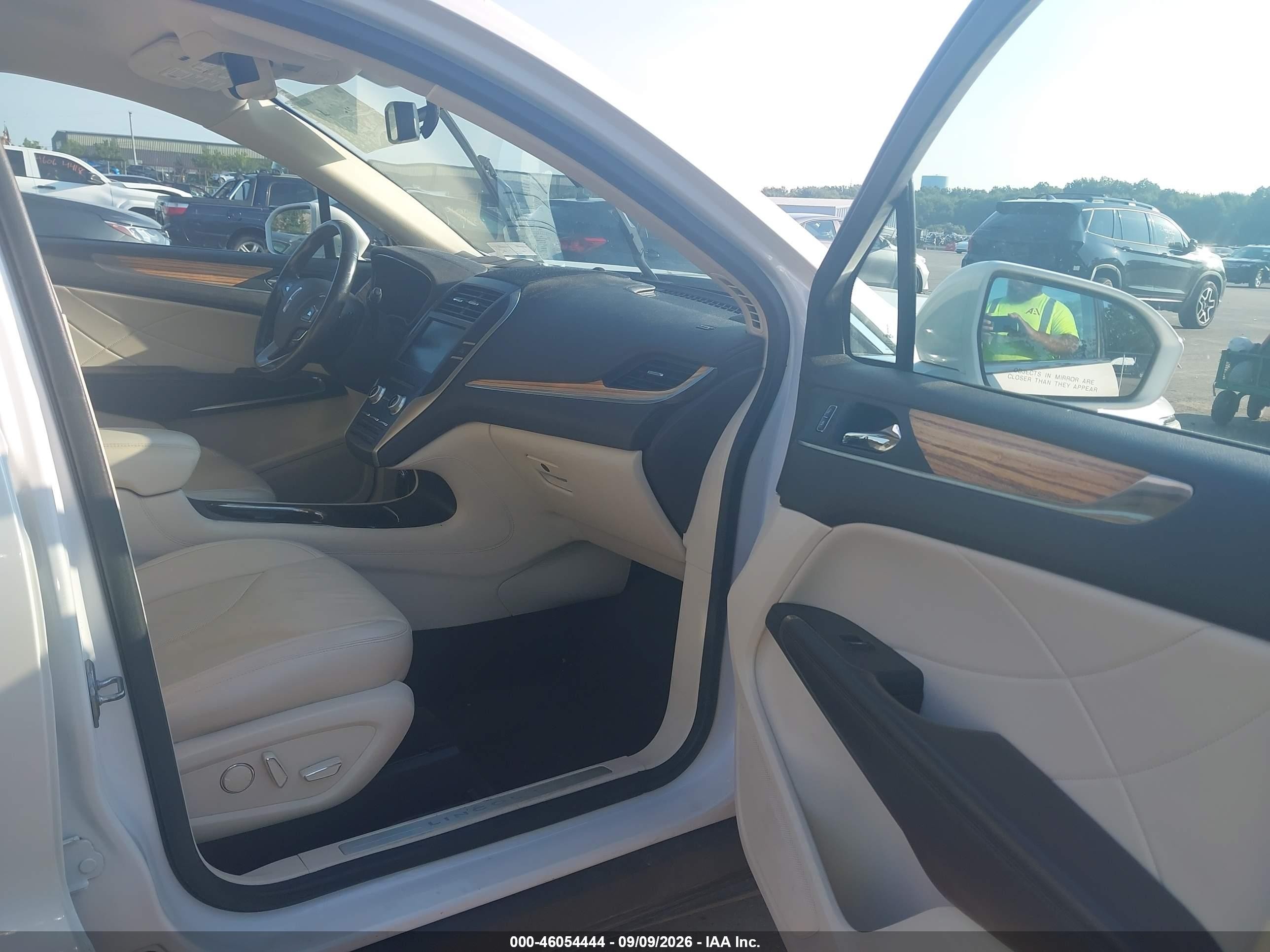 2015 Lincoln MKC VIN 5LMCJ2A99FUJ12535 IAAI salvage auction — Front End, Salvage (Ohio), sold $750 on 2026-09-14 (photo 5)