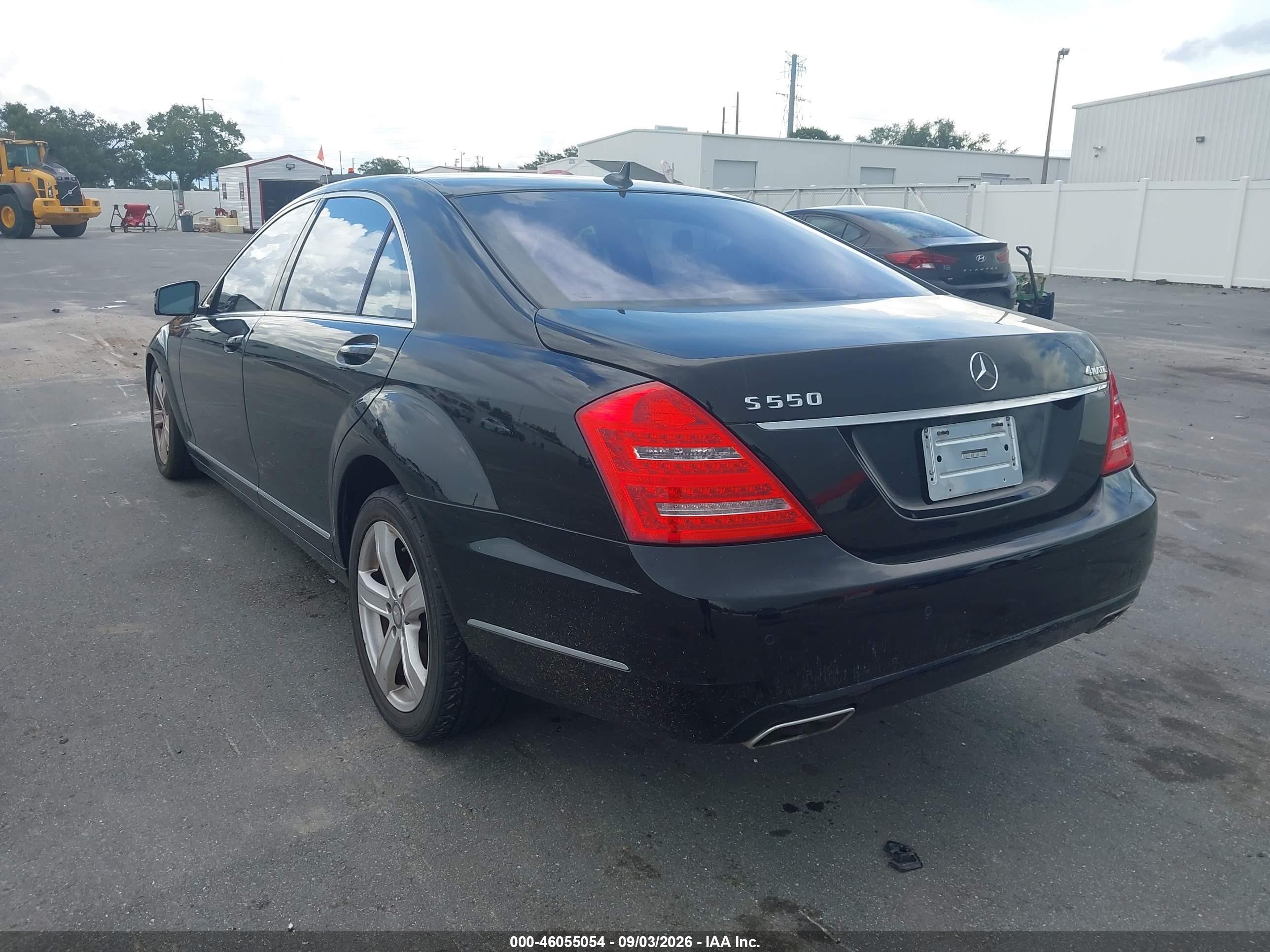 2010 Mercedes-benz S class VIN WDDNG8GB8AA315105 IAAI salvage auction — Normal Wear, Clear (Florida), sold $2,550 on 2026-10-03 (photo 3)