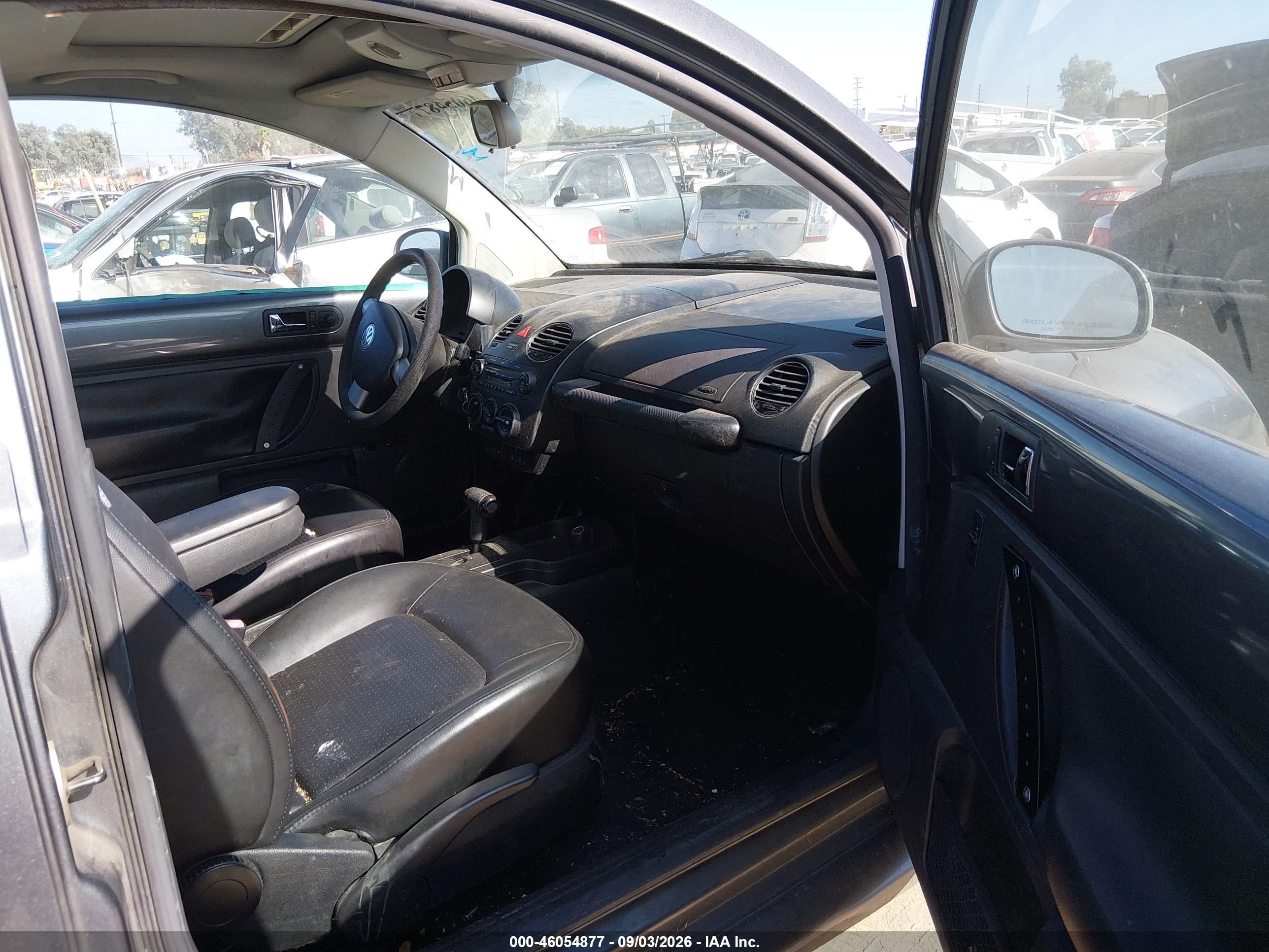 2007 Volkswagen Beetle VIN 3VWRG31CX7M507571 IAAI salvage auction — Normal Wear, App For Dup Clear (California), sold $700 on 2026-09-10 (photo 5)