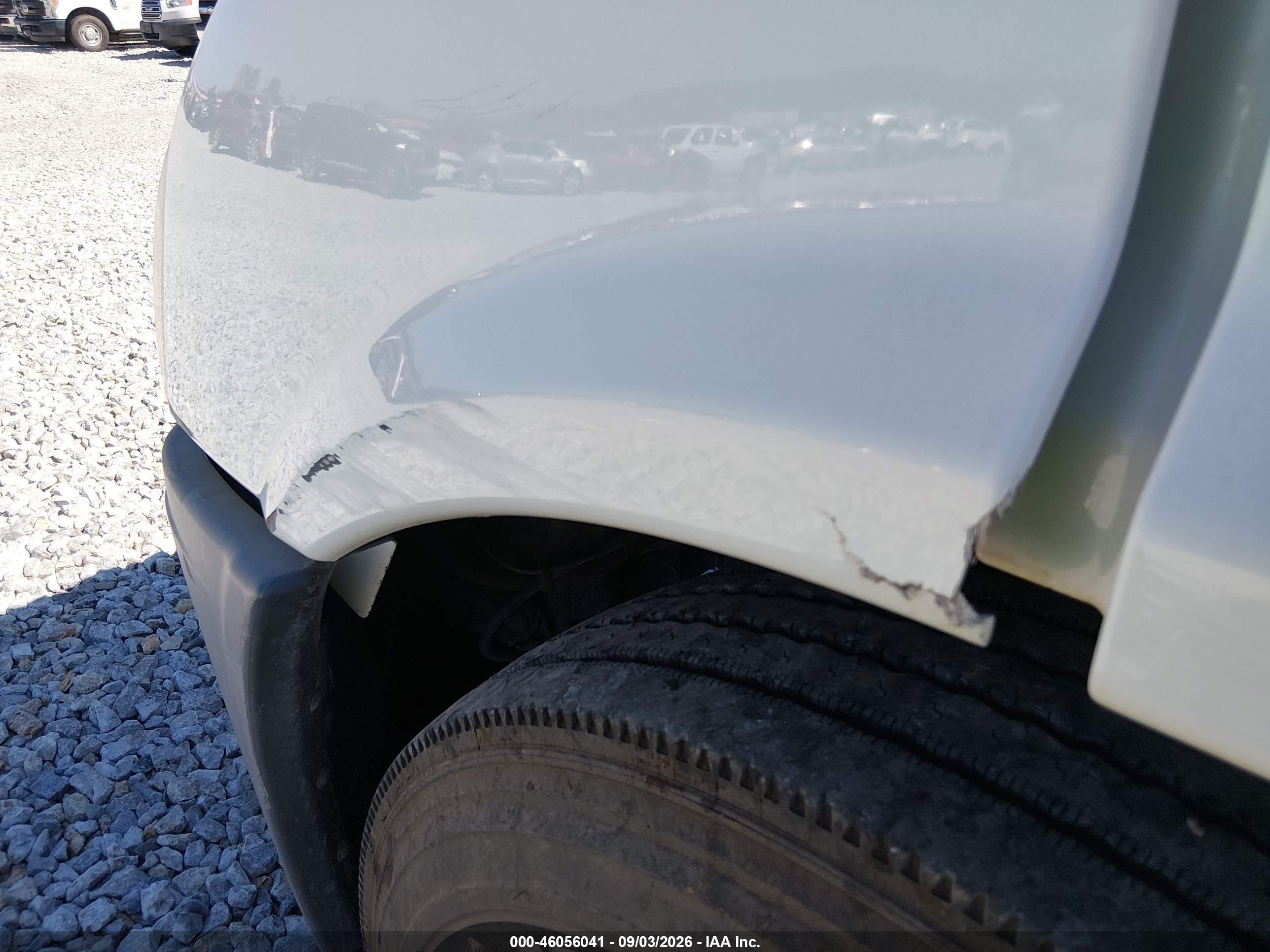 2013 Freightliner Cascadia 113 VIN 1FUJGBDV5DLFF6463 IAAI salvage auction — Normal Wear, SF97 (Oklahoma), sold $16,075 on 2026-09-16 (photo 8)