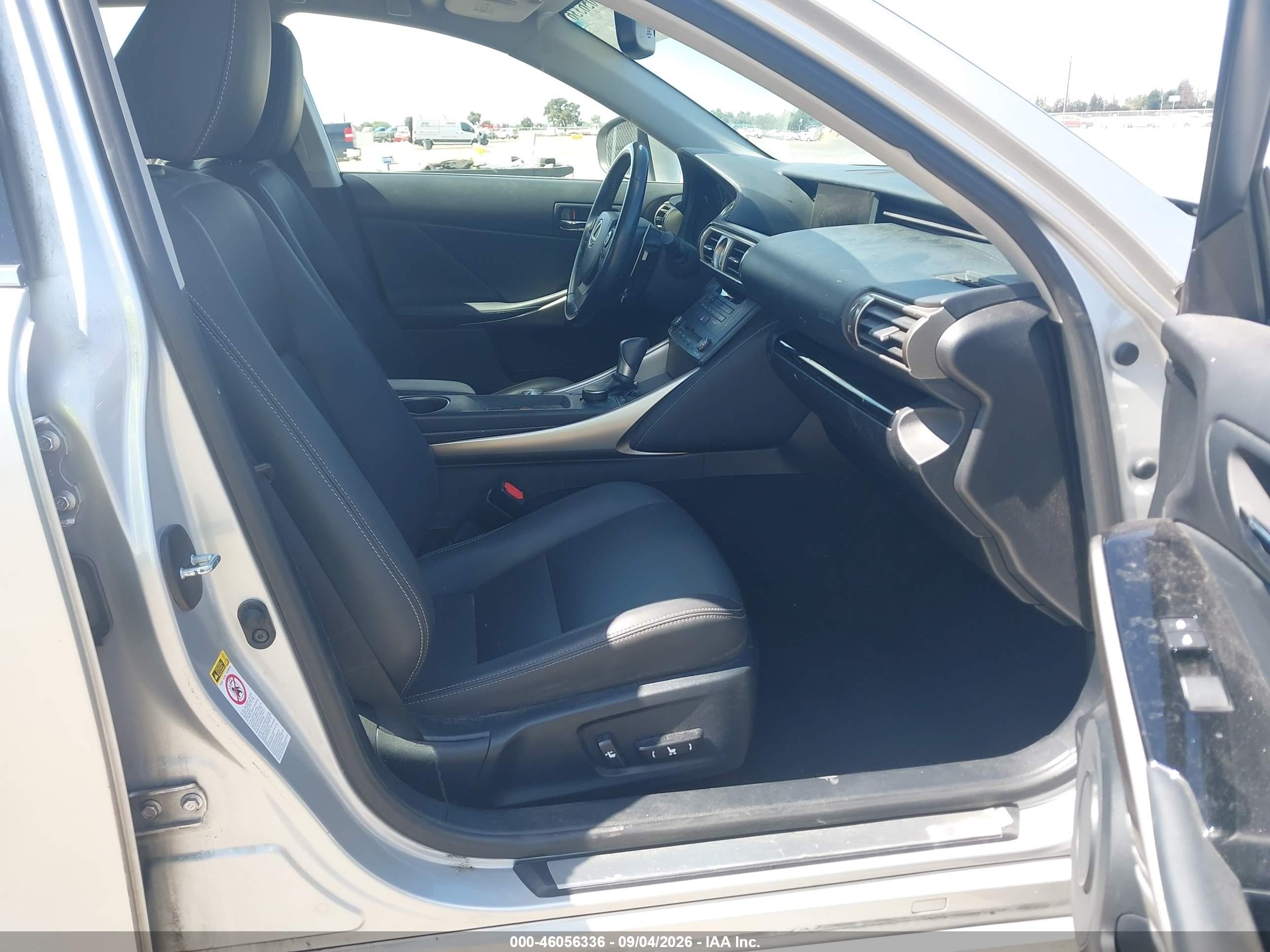 2015 Lexus IS 250 VIN JTHBF1D28F5074933 IAAI salvage auction — Side, Salvage (California), sold $7,200 on 2026-09-25 (photo 5)