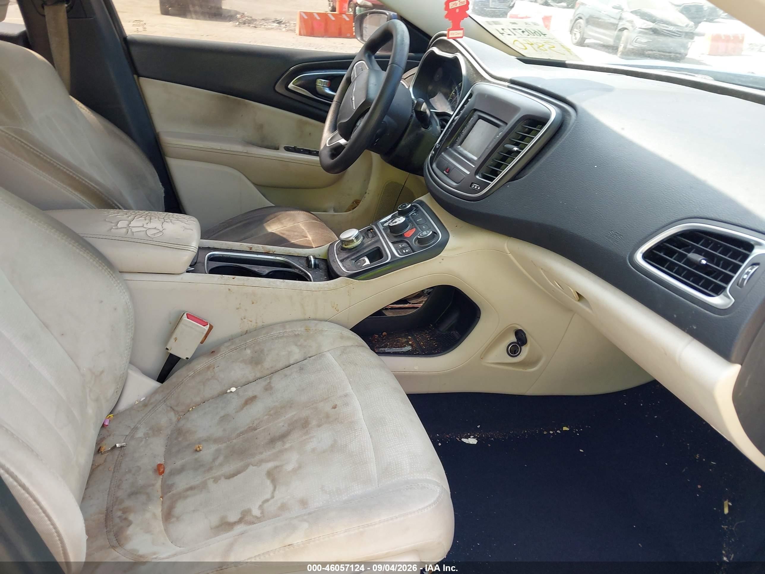 2016 Chrysler 200 VIN 1C3CCCAB1GN143840 IAAI salvage auction — Side, Salvage (Georgia), sold $600 on 2026-10-09 (photo 5)