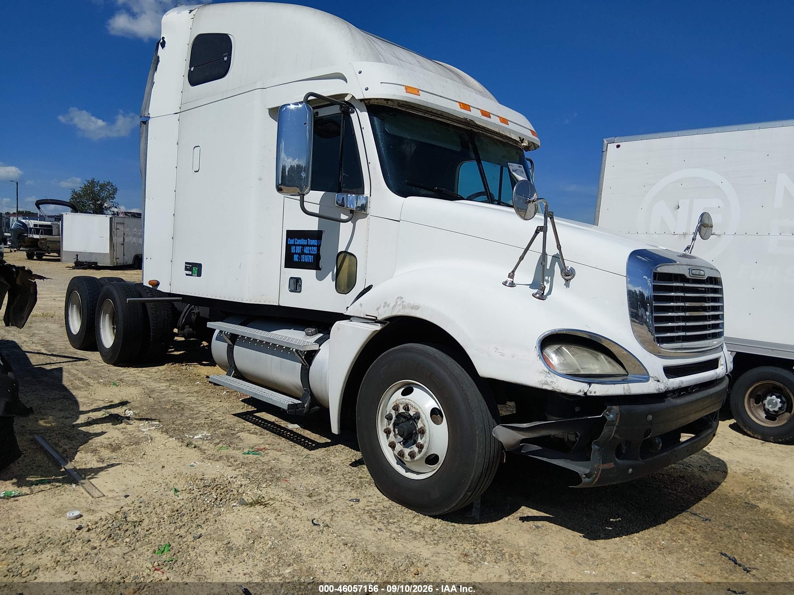 2004 Freightliner Conventional VIN 1FUJA6CK04LN60504 — IAAI salvage auction photo