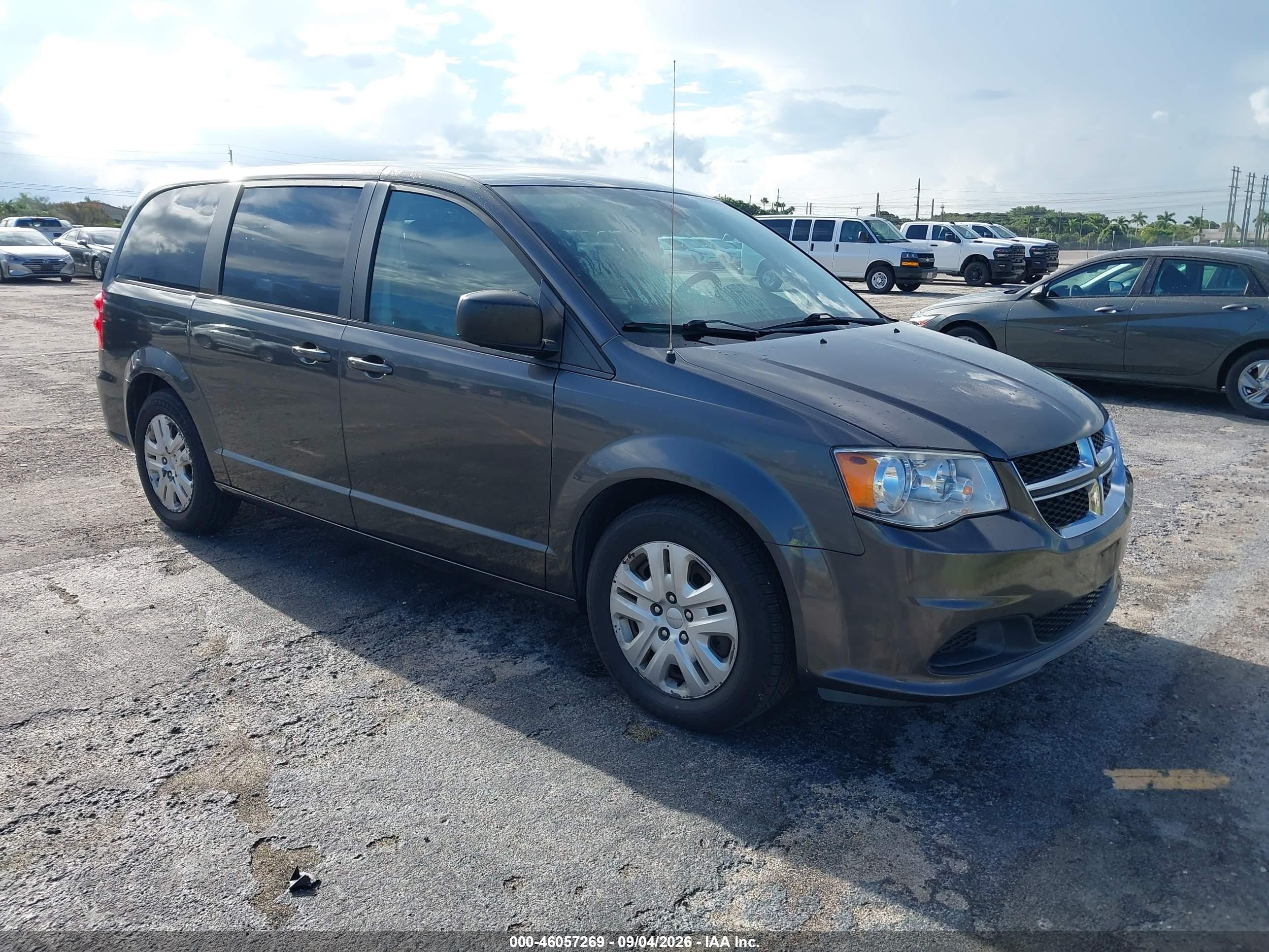 2018 Dodge Grand Caravan VIN 2C4RDGBGXJR296599 — IAAI salvage auction photo