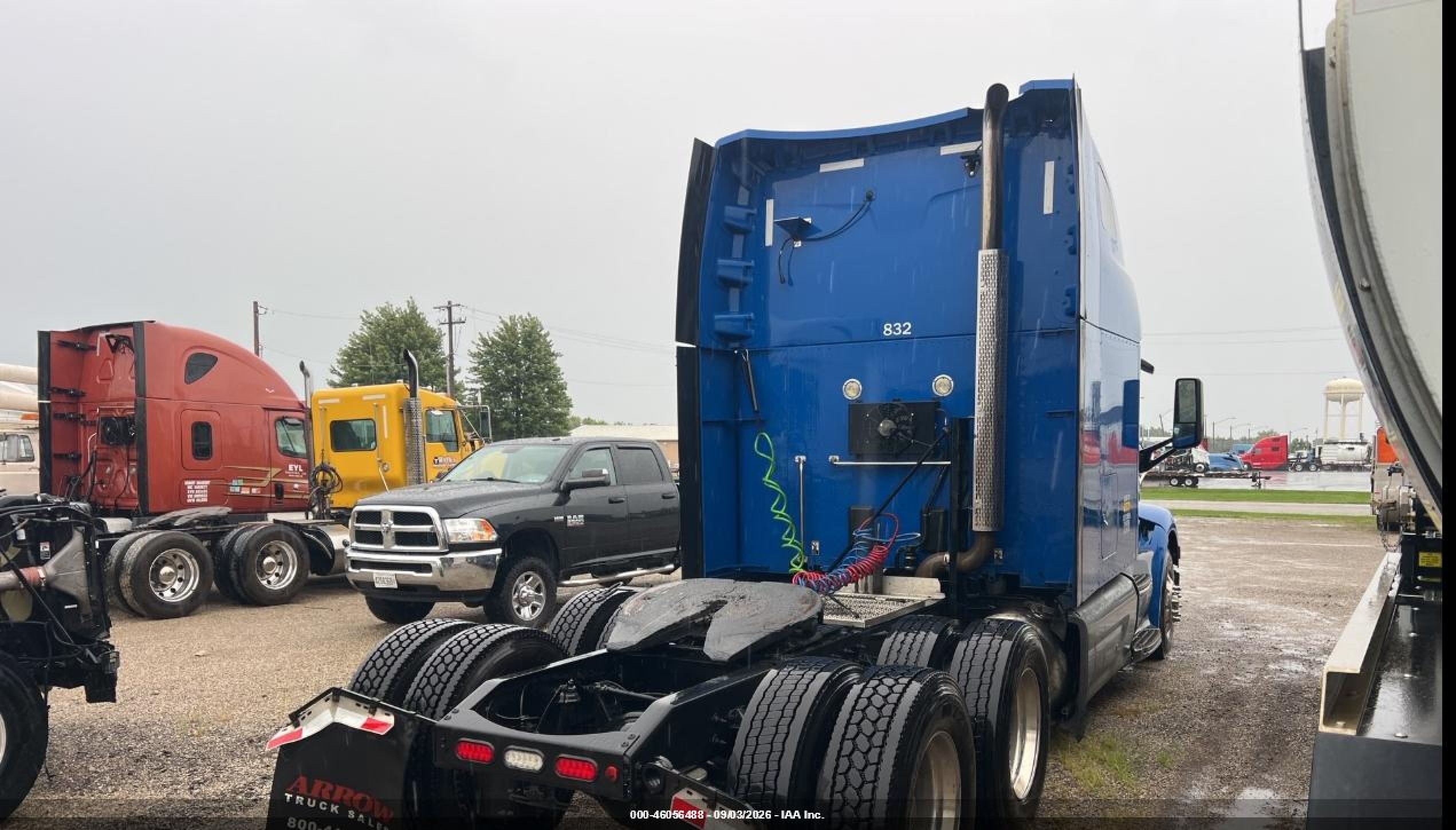 2020 Peterbilt 579 VIN 1XPBDP9X8LD650650 IAAI salvage auction — Repossession, Original (West Virginia), sold $5,650 on 2026-09-09 (photo 4)